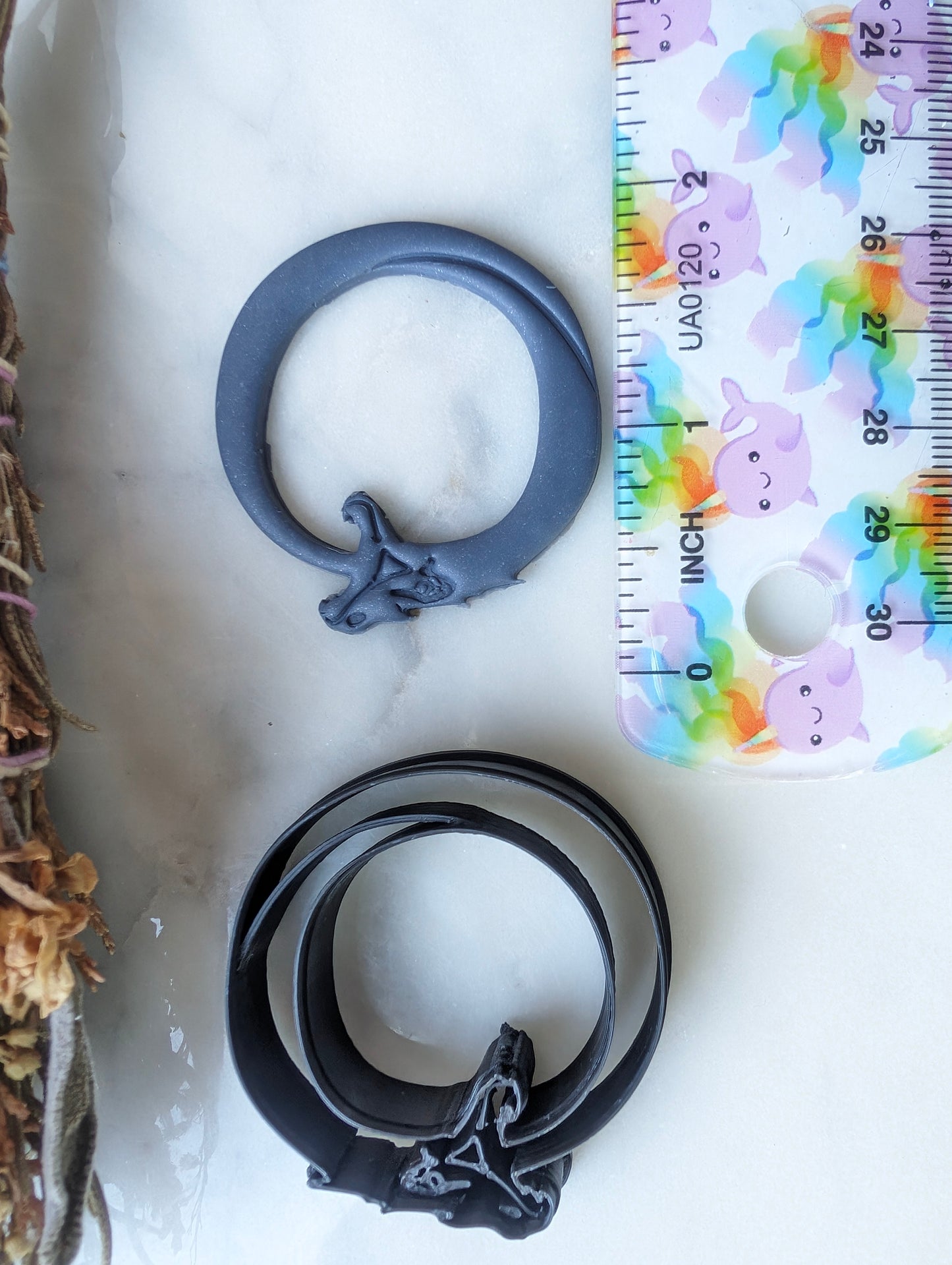 Dragon Eating Tail Endless Loop Embossed Sharp Clay Cutter