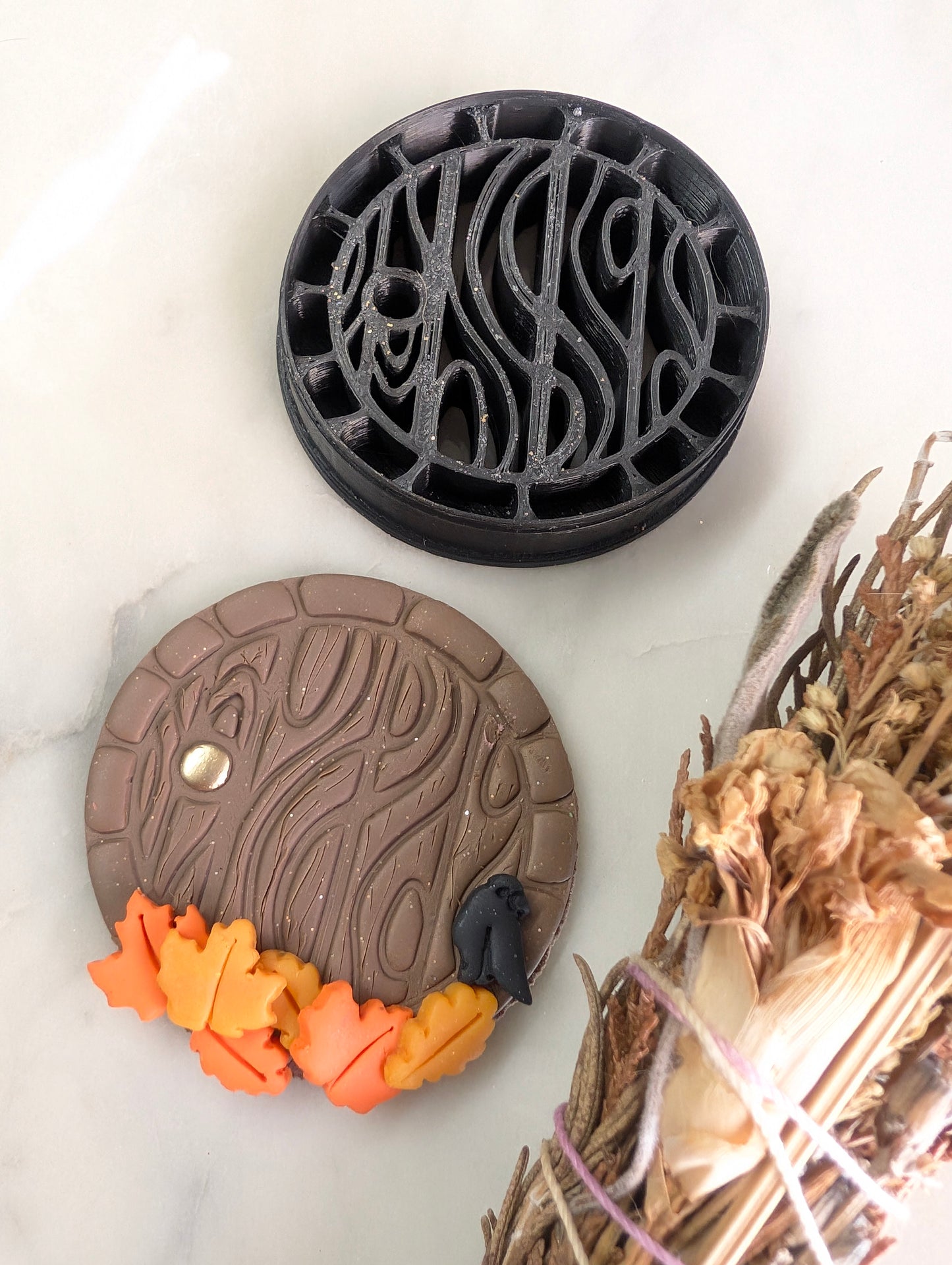 Round Hobbit Hole Door with Stones - Embossed Sharp Clay Cutter