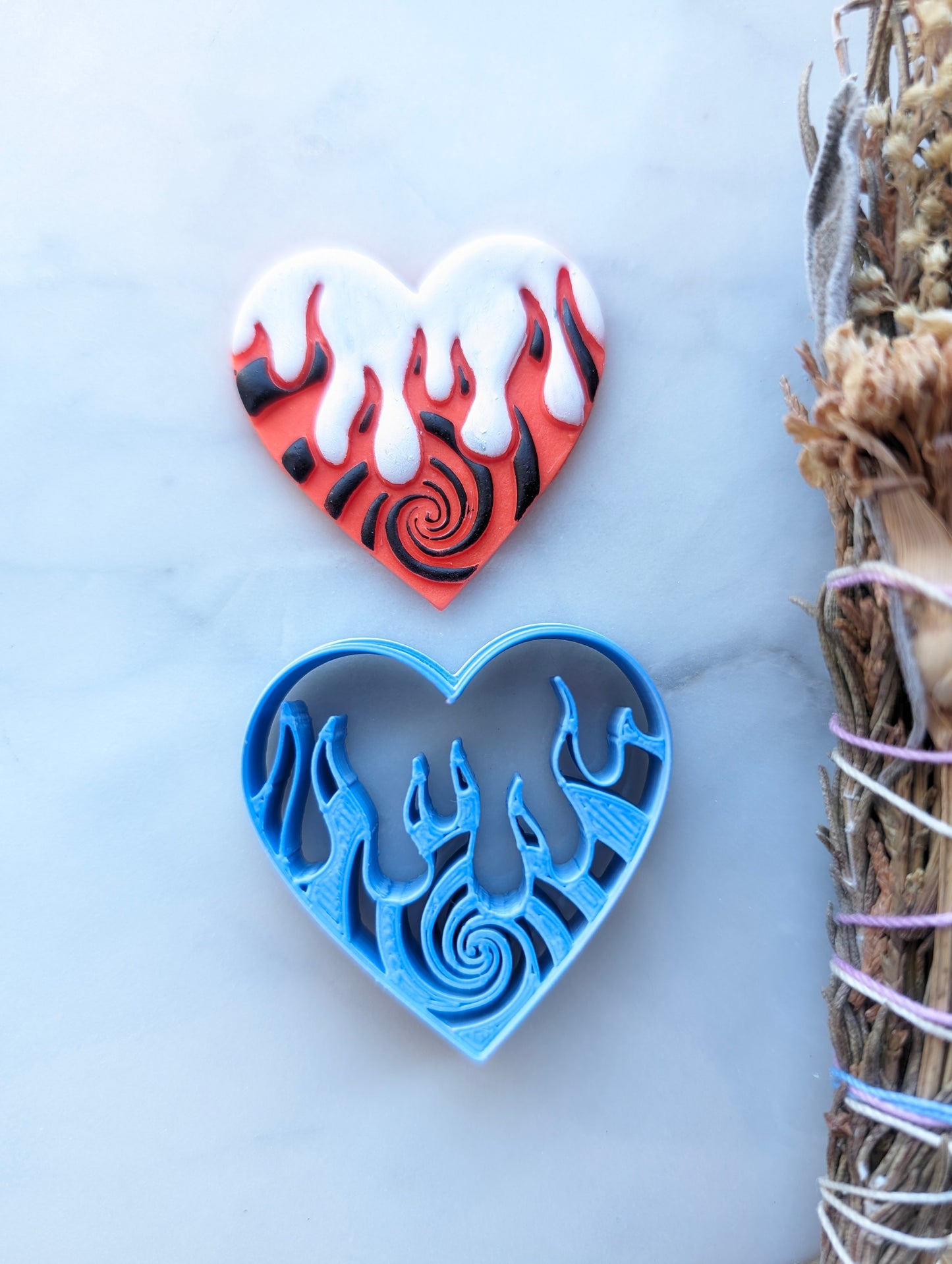 Spiral Flame Dripping Heart Sharp Clay Cutter