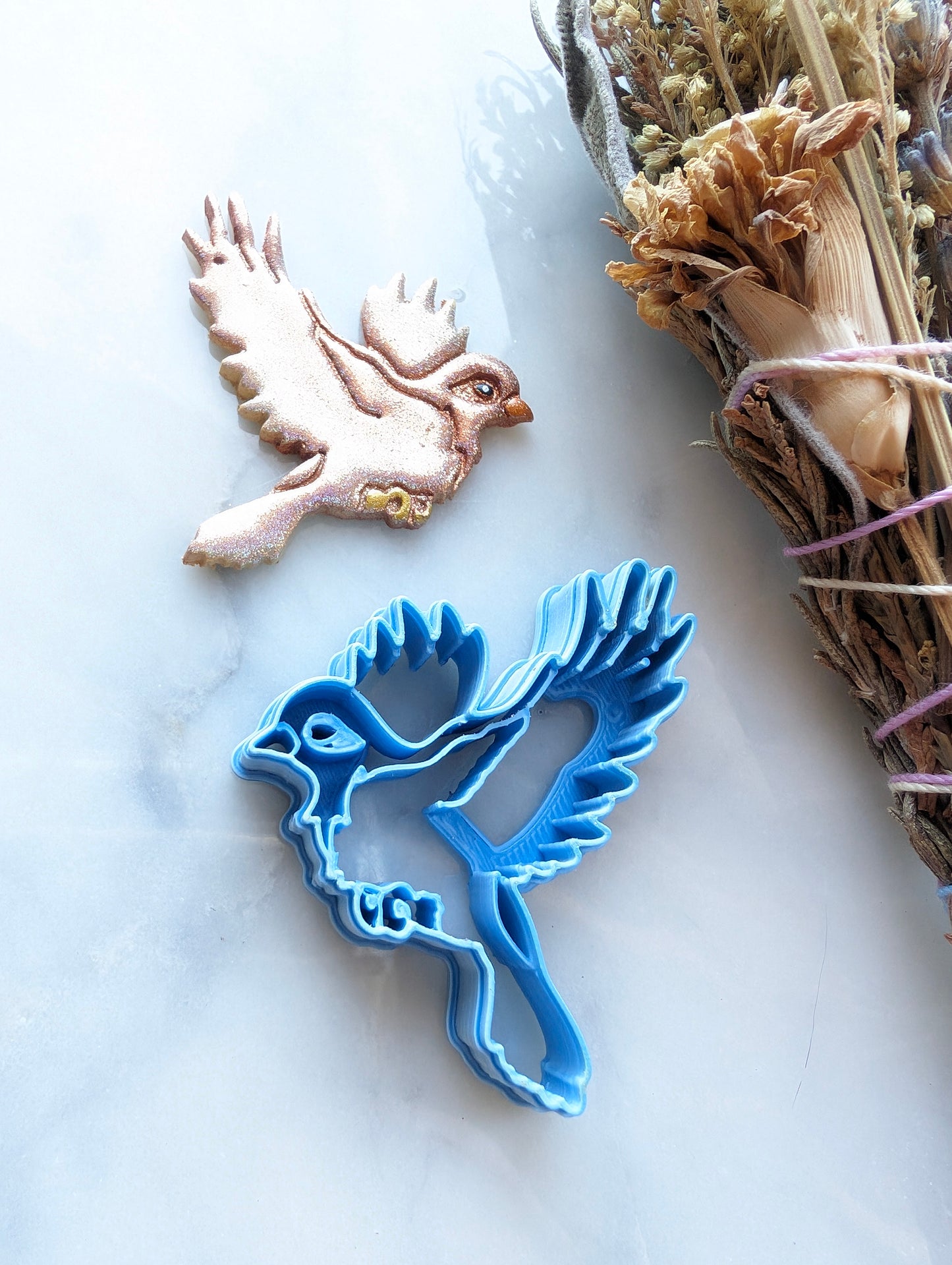 Beautiful Flying Bird Sharp Clay Cutter