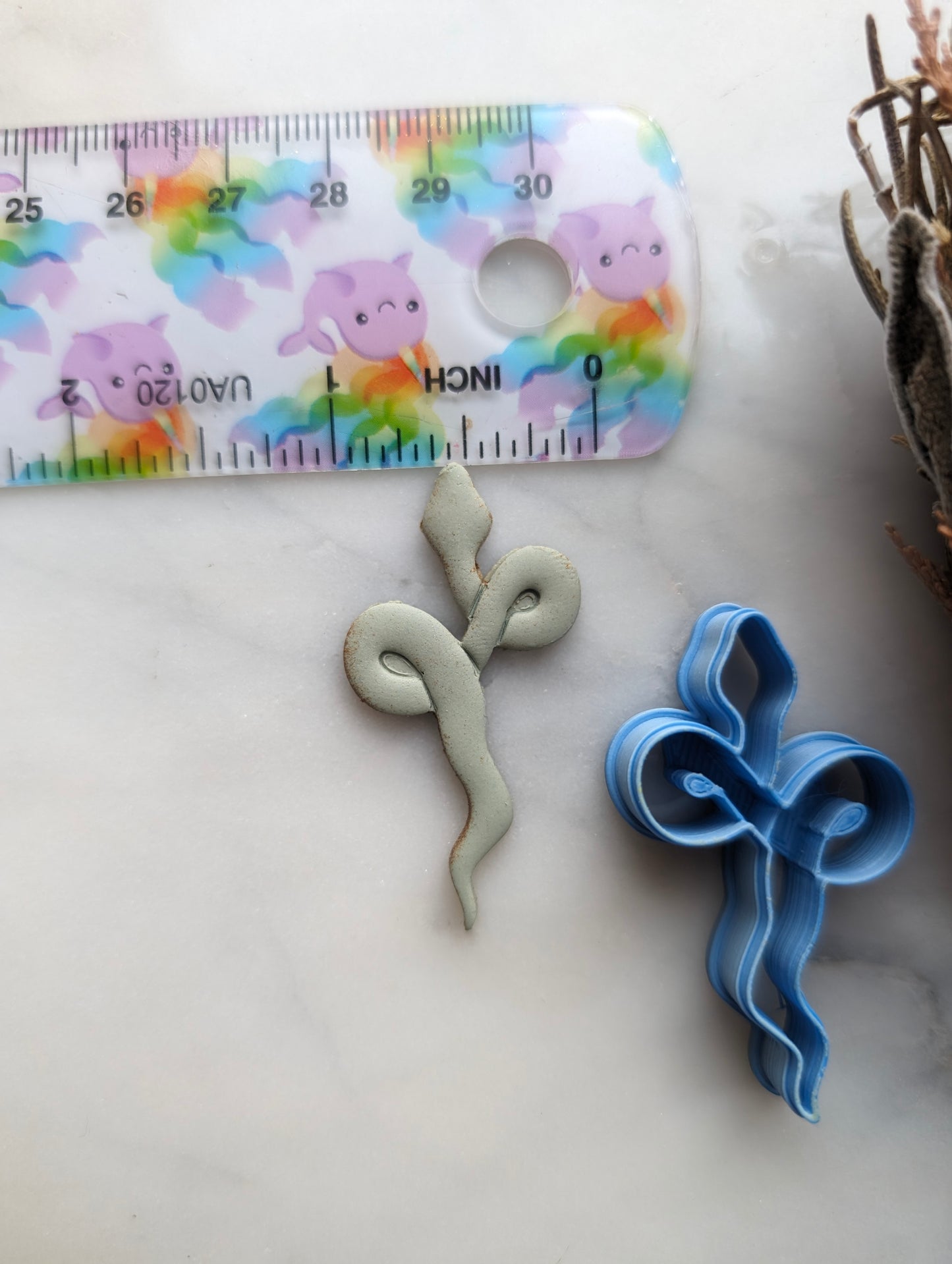 Cross Looped Snake Sharp Clay Cutter