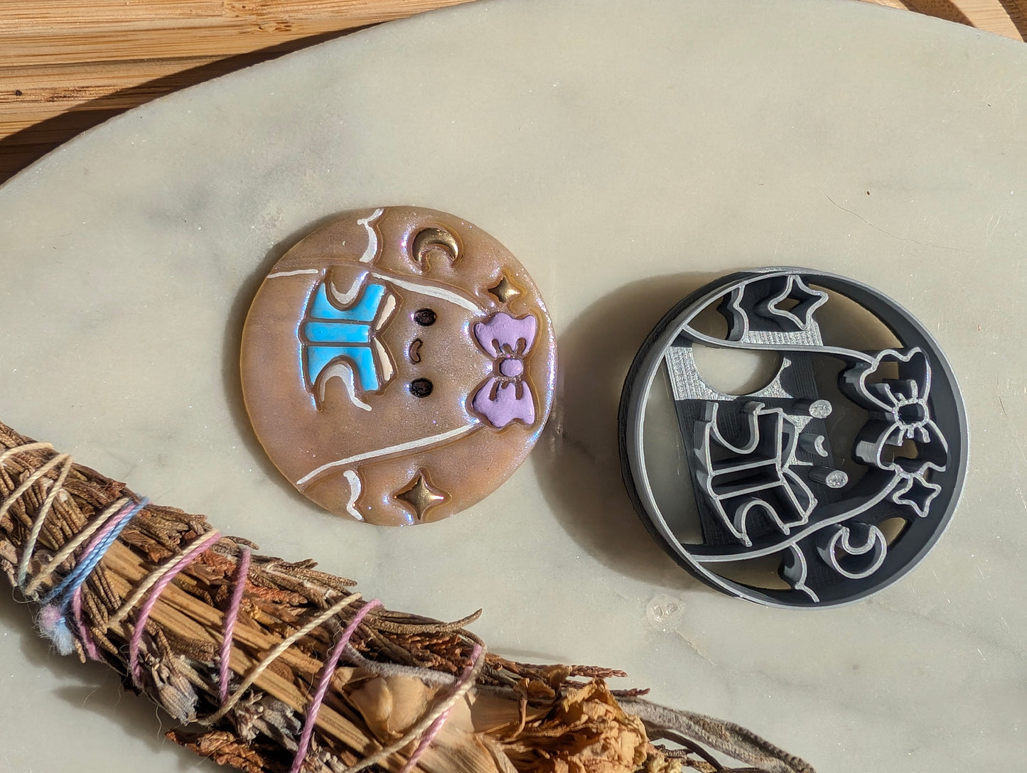 Ghost with Bow and Book in Circle Sharp Clay Cutter