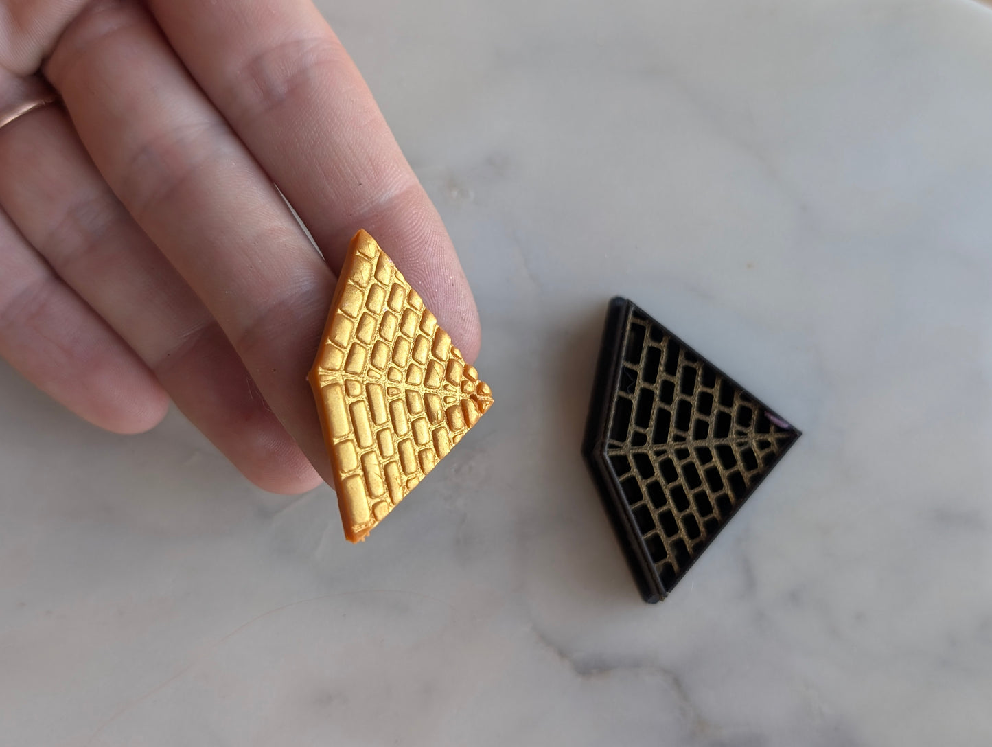 Pyramid - Embossed Sharp Clay Cutter