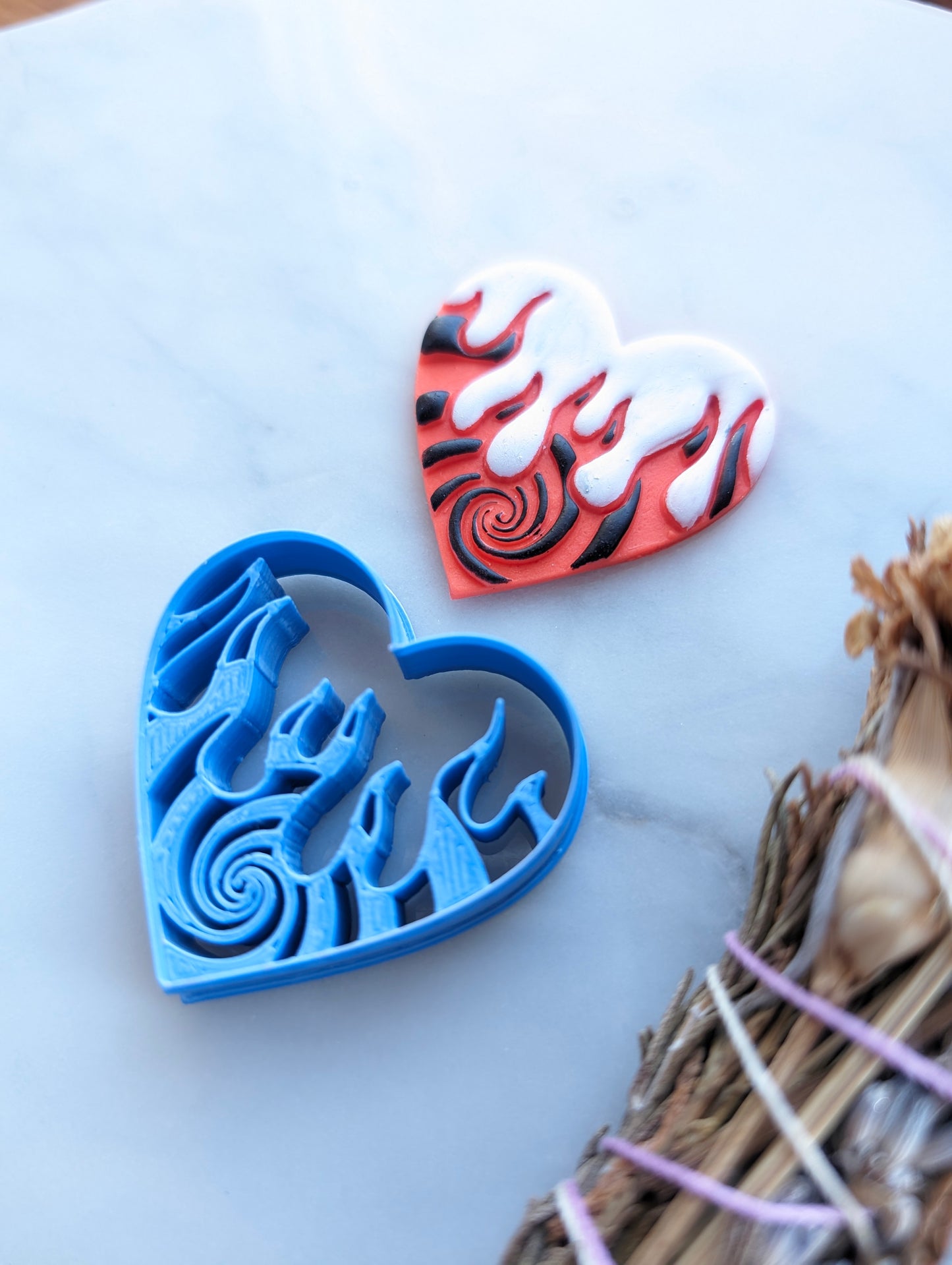 Spiral Flame Dripping Heart Sharp Clay Cutter