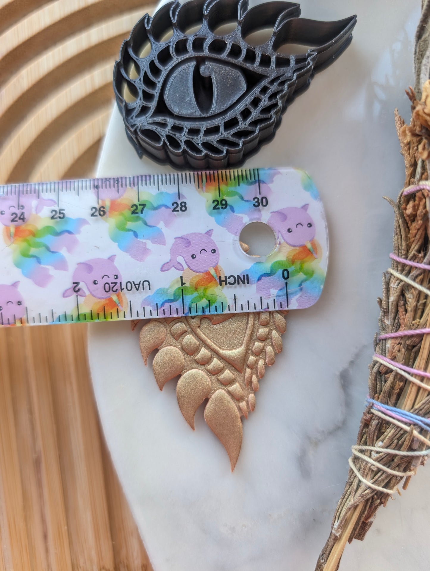 Large Detailed Dragon Eye Sharp Clay Cutter