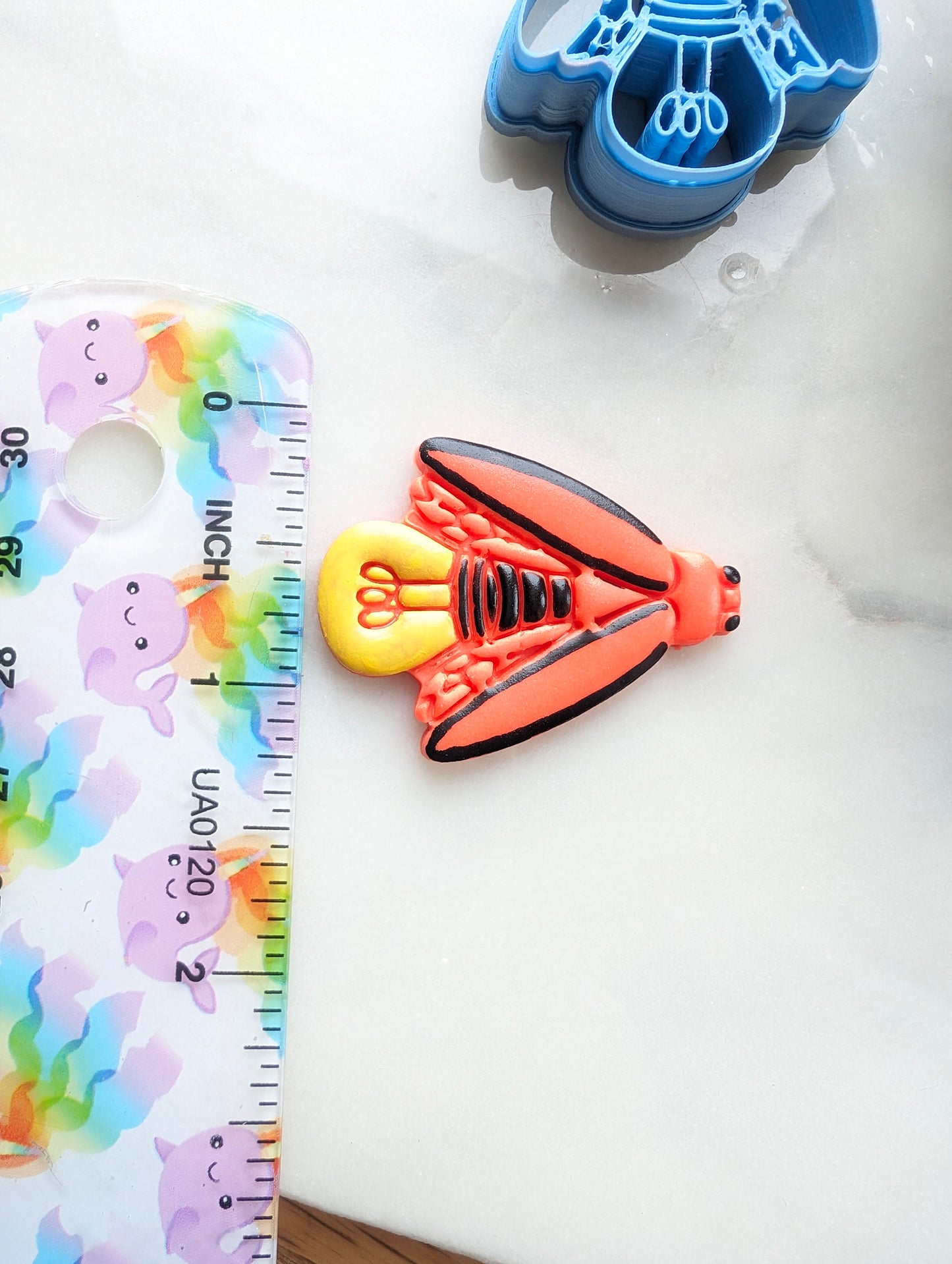 Bulb Butt Lightning Bug Sharp Clay Cutter