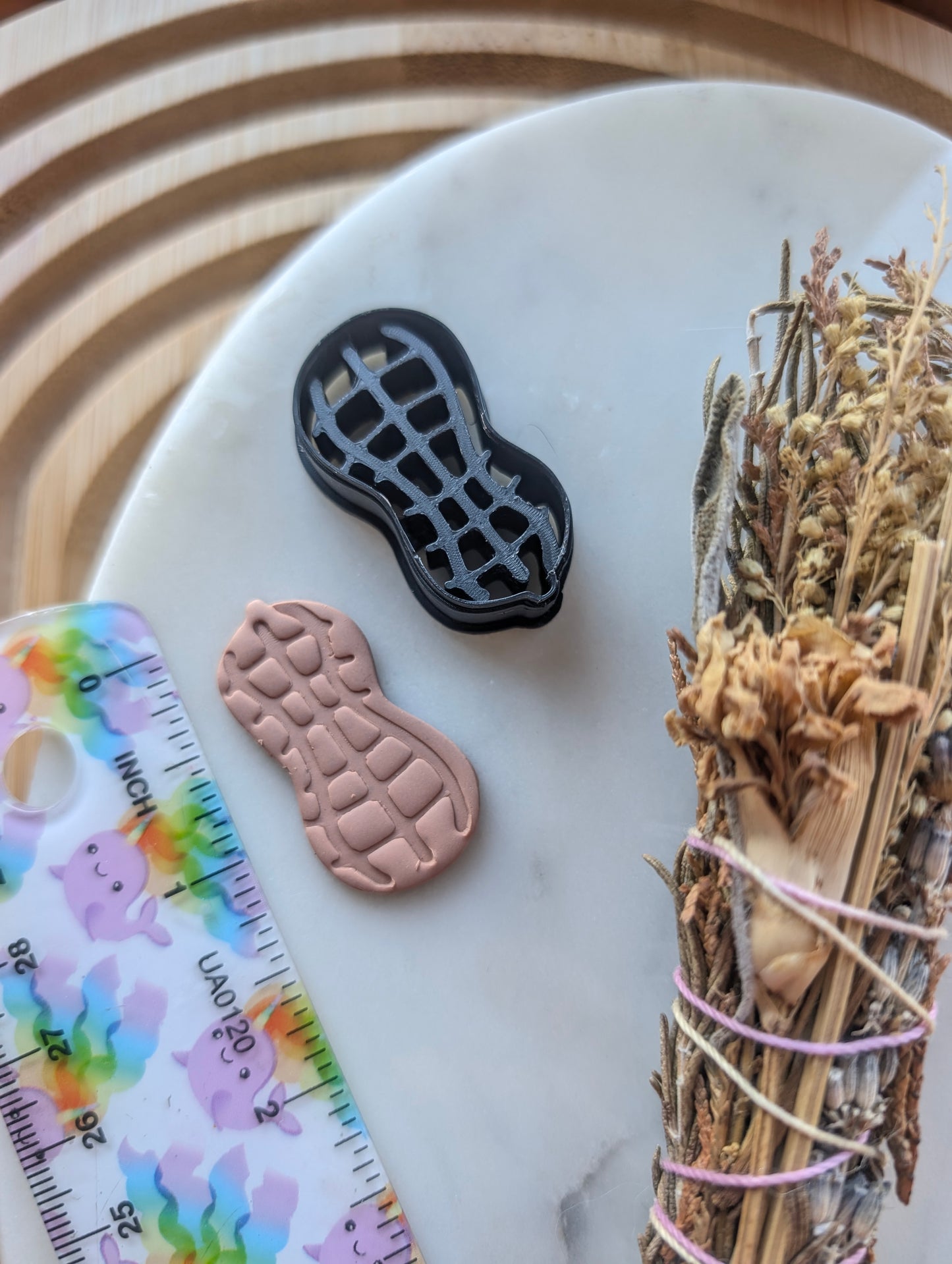 Large Peanut Sharp Clay Cutter