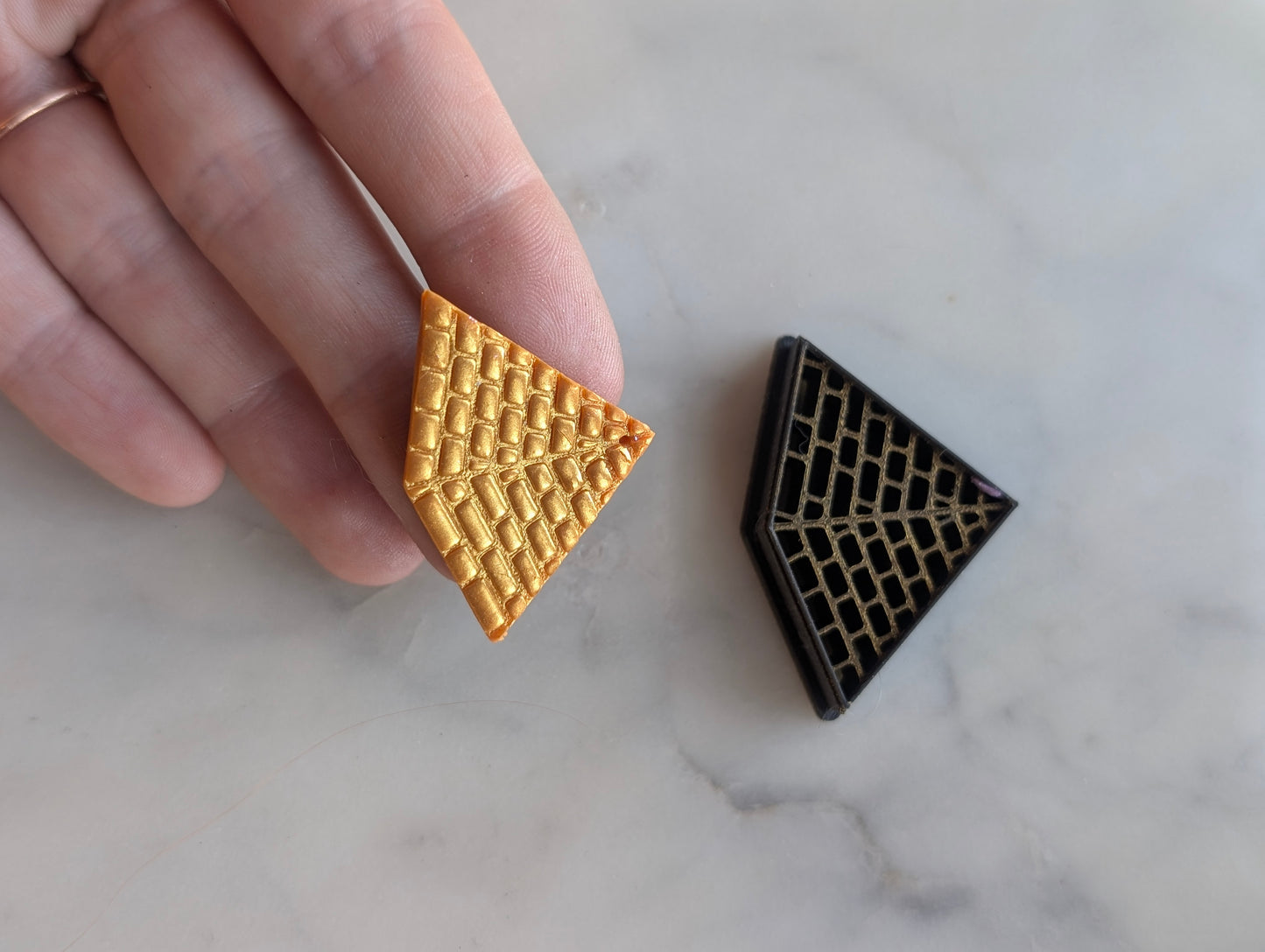 Pyramid - Embossed Sharp Clay Cutter