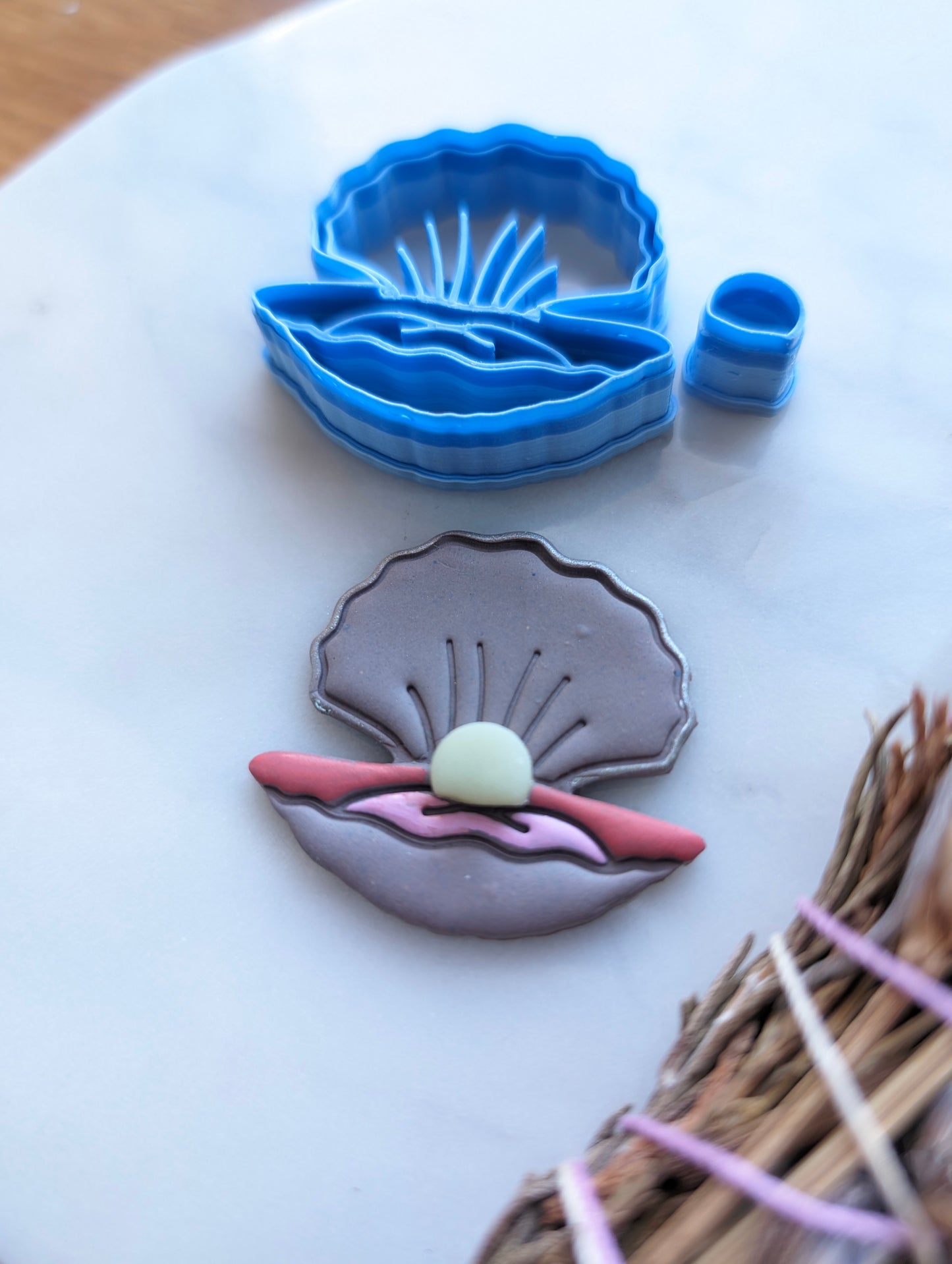 Open Oyster with Pearl Sharp Clay Cutter