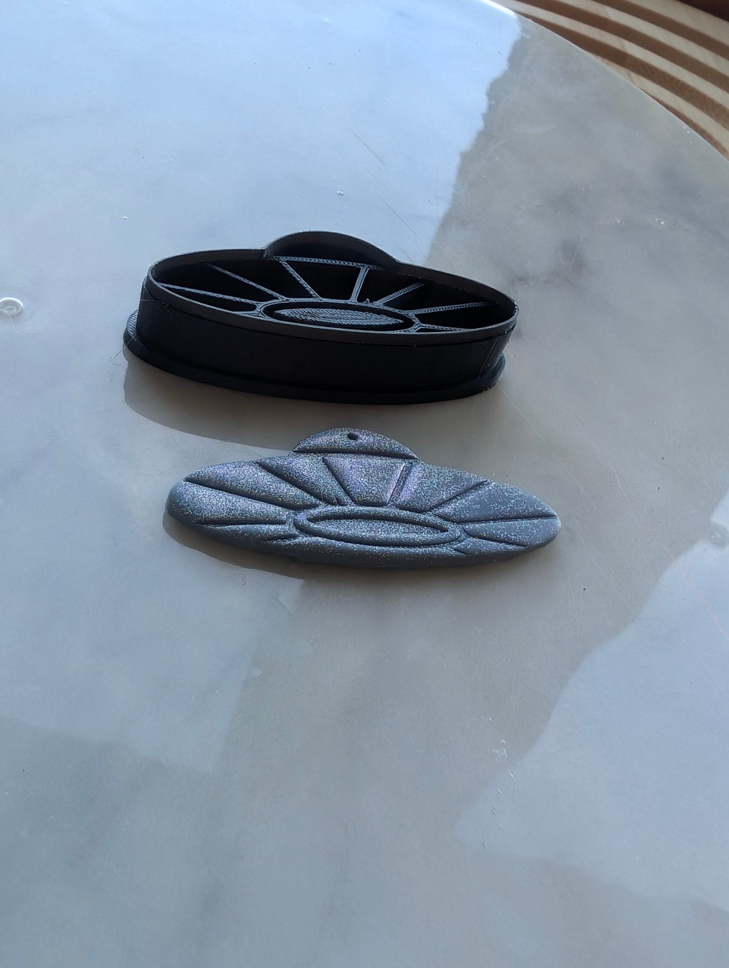 UAP UFO Alien Spaceship - Embossed Sharp Clay Cutter