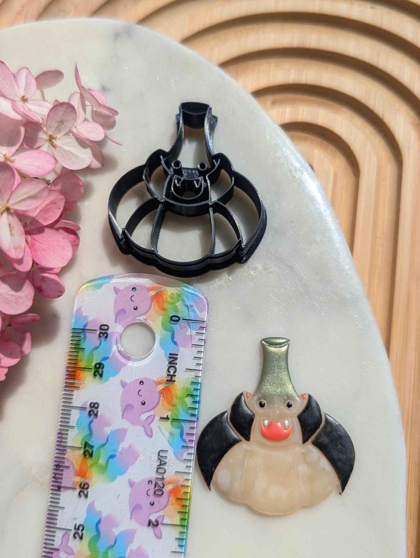 Bulb of Garlic Vampire Sharp Clay Cutter