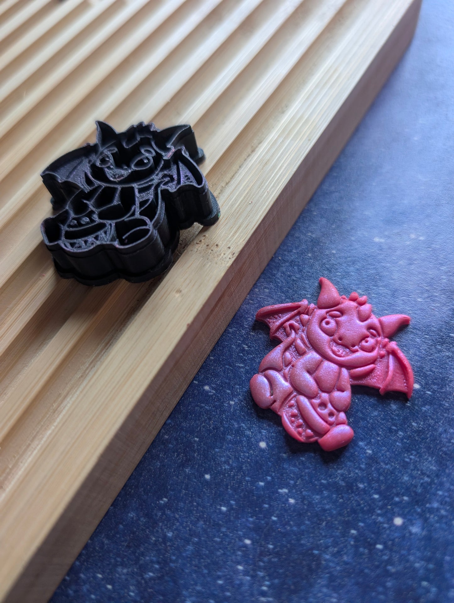 Chibi Dragon with an Easter Egg Sharp Clay Cutter