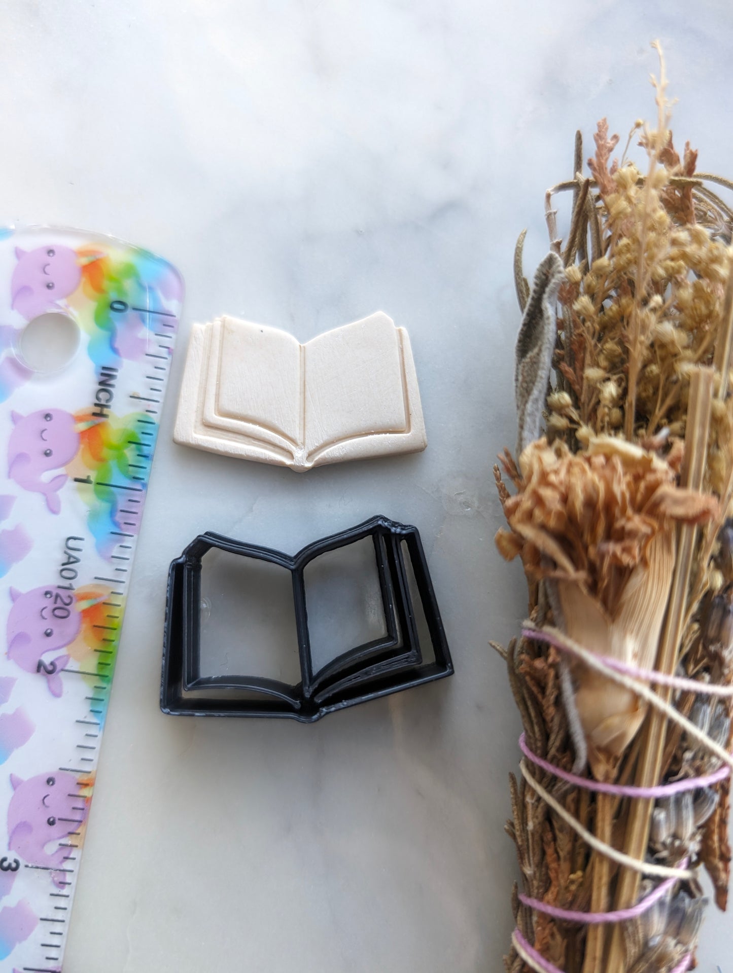 Regular Single Open Book Sharp Clay Cutter