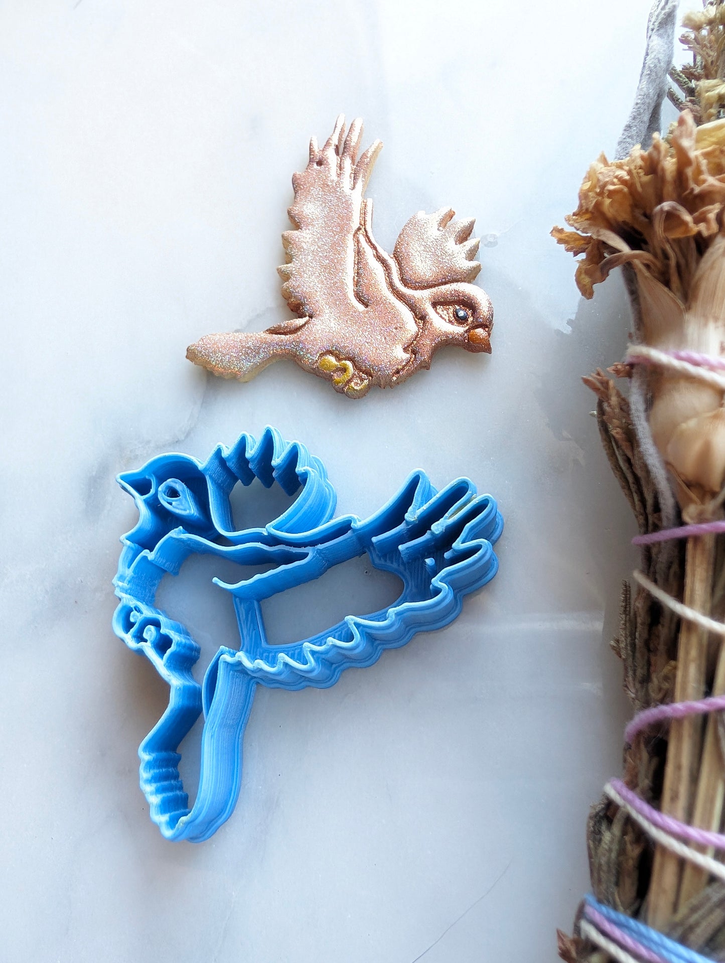 Beautiful Flying Bird Sharp Clay Cutter