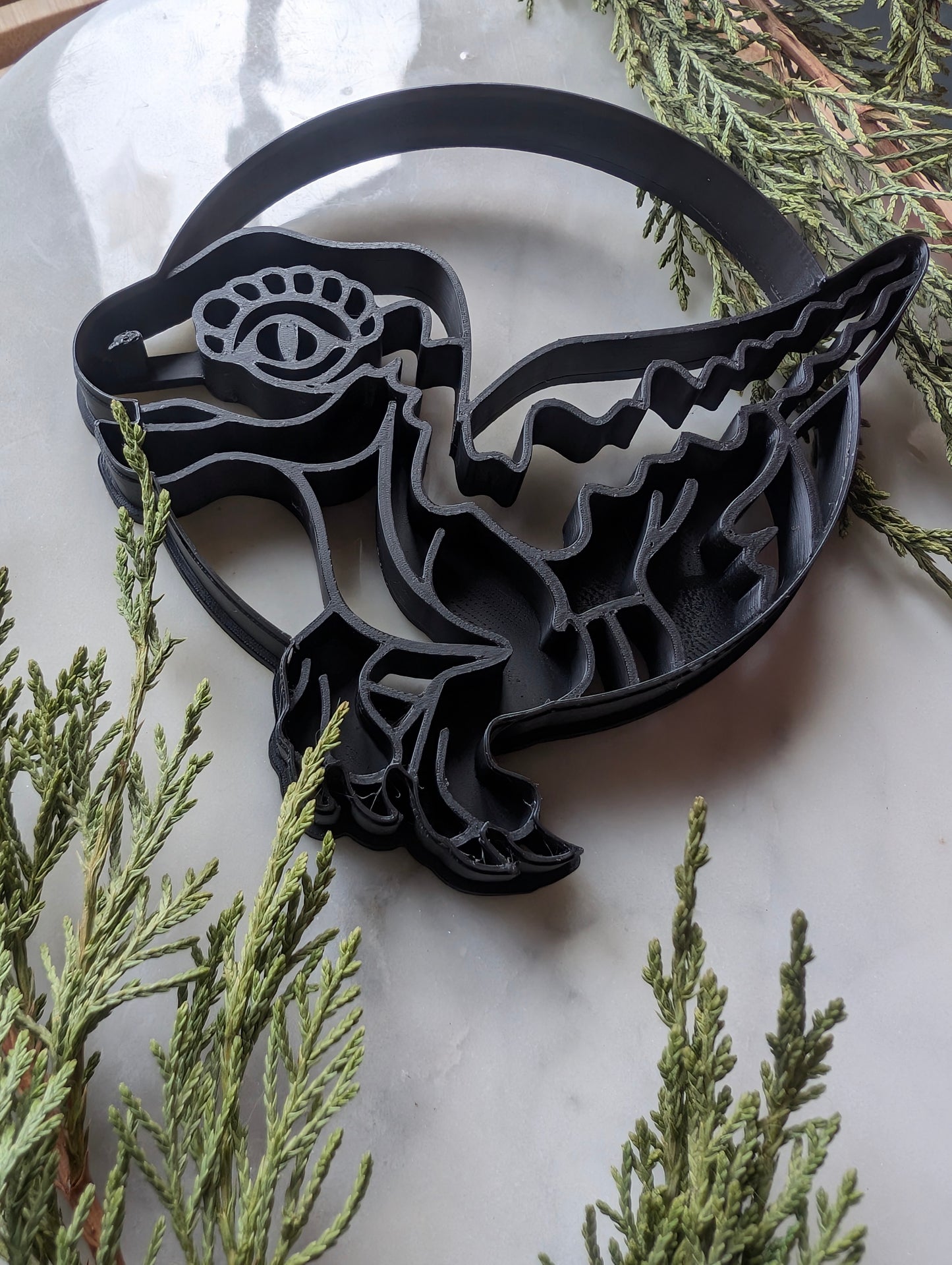 XL Ornament Sized Young Velociraptor Dinosaur in Circle Sharp Clay Cutter