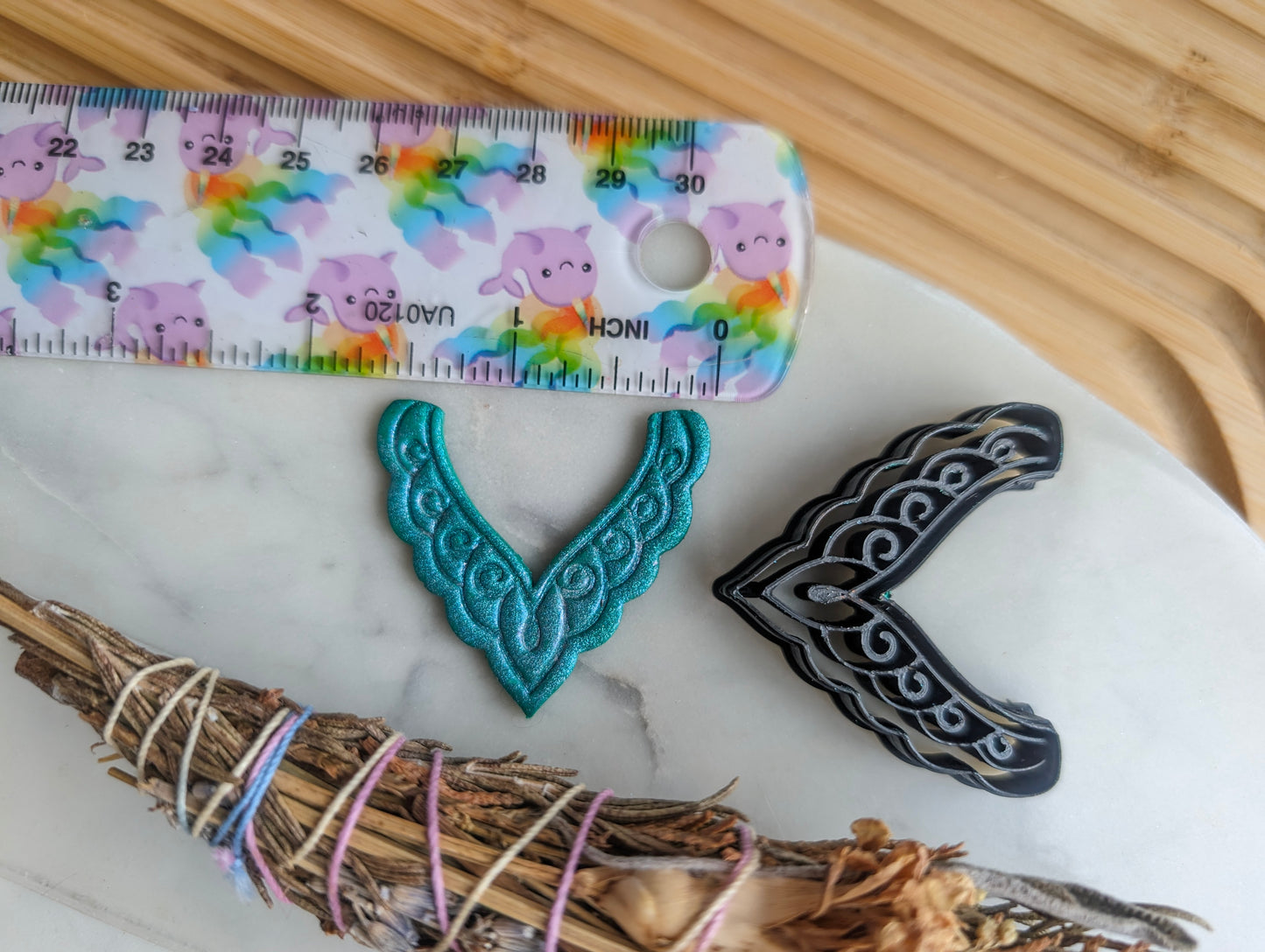 Peacock Pattern Arched Drop Sharp Clay Cutter