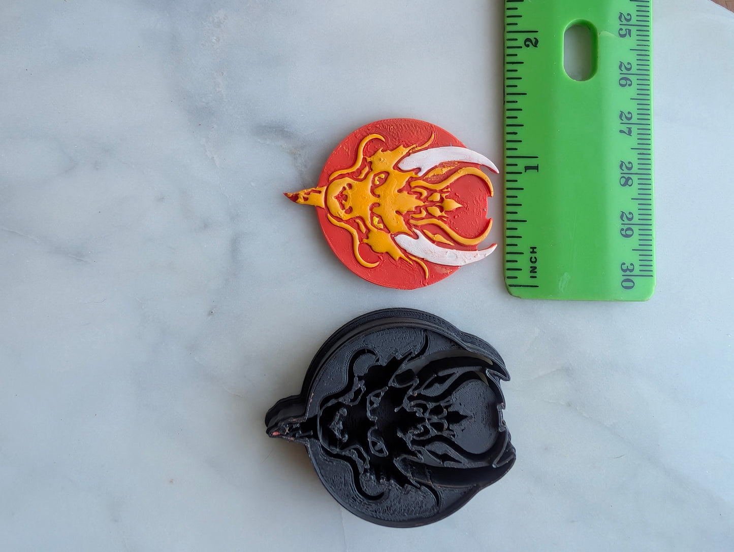 Dragon Head Front View on Circle Sharp Clay Cutter