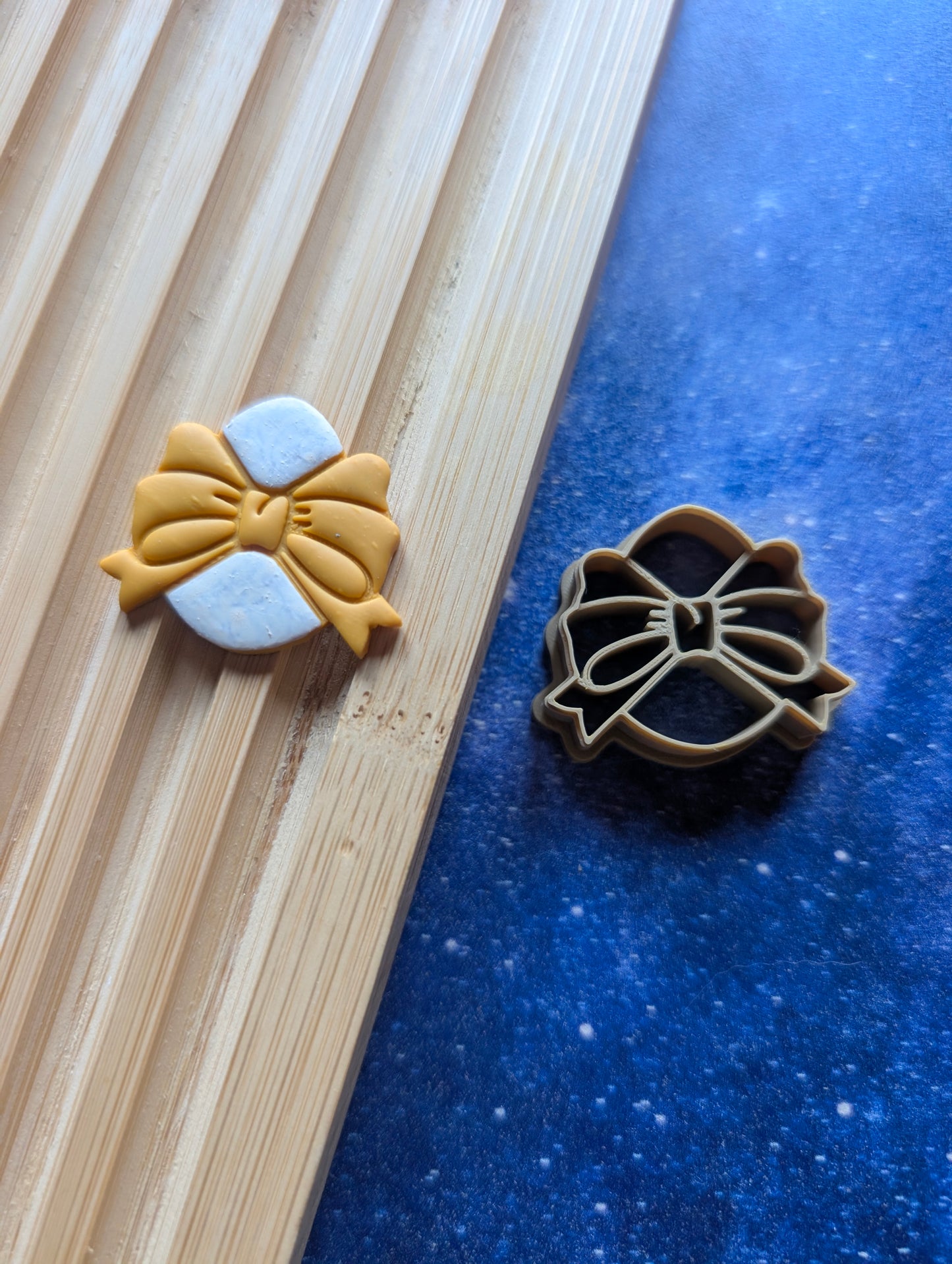 Egg Wrapped in a Bow Sharp Clay Cutter
