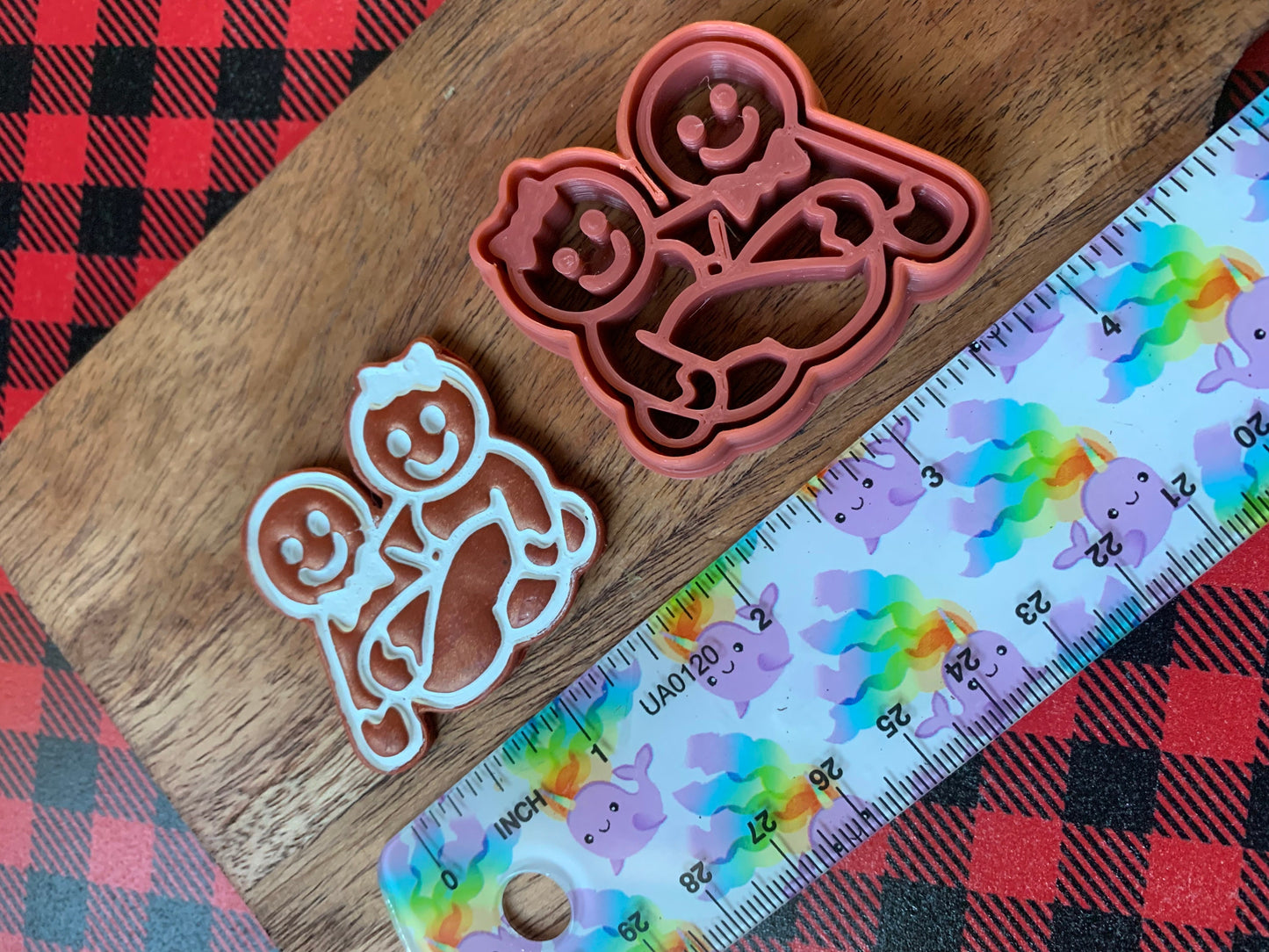 Naughty Gingerbread Couple - Embossed Sharp Clay Cutter