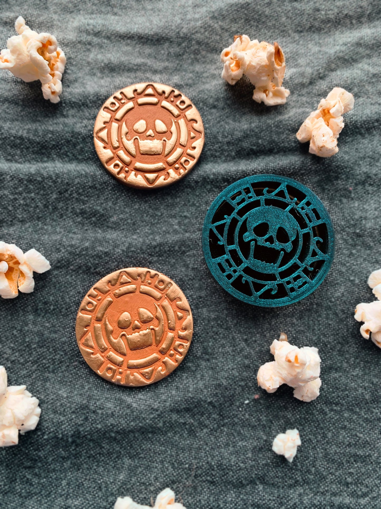 Pirate Skull Coin - Embossed Sharp Clay Cutter