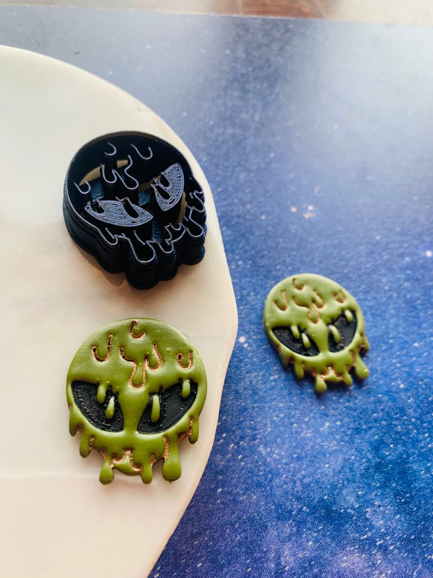 Dripping Alien Head Sharp Clay Cutter