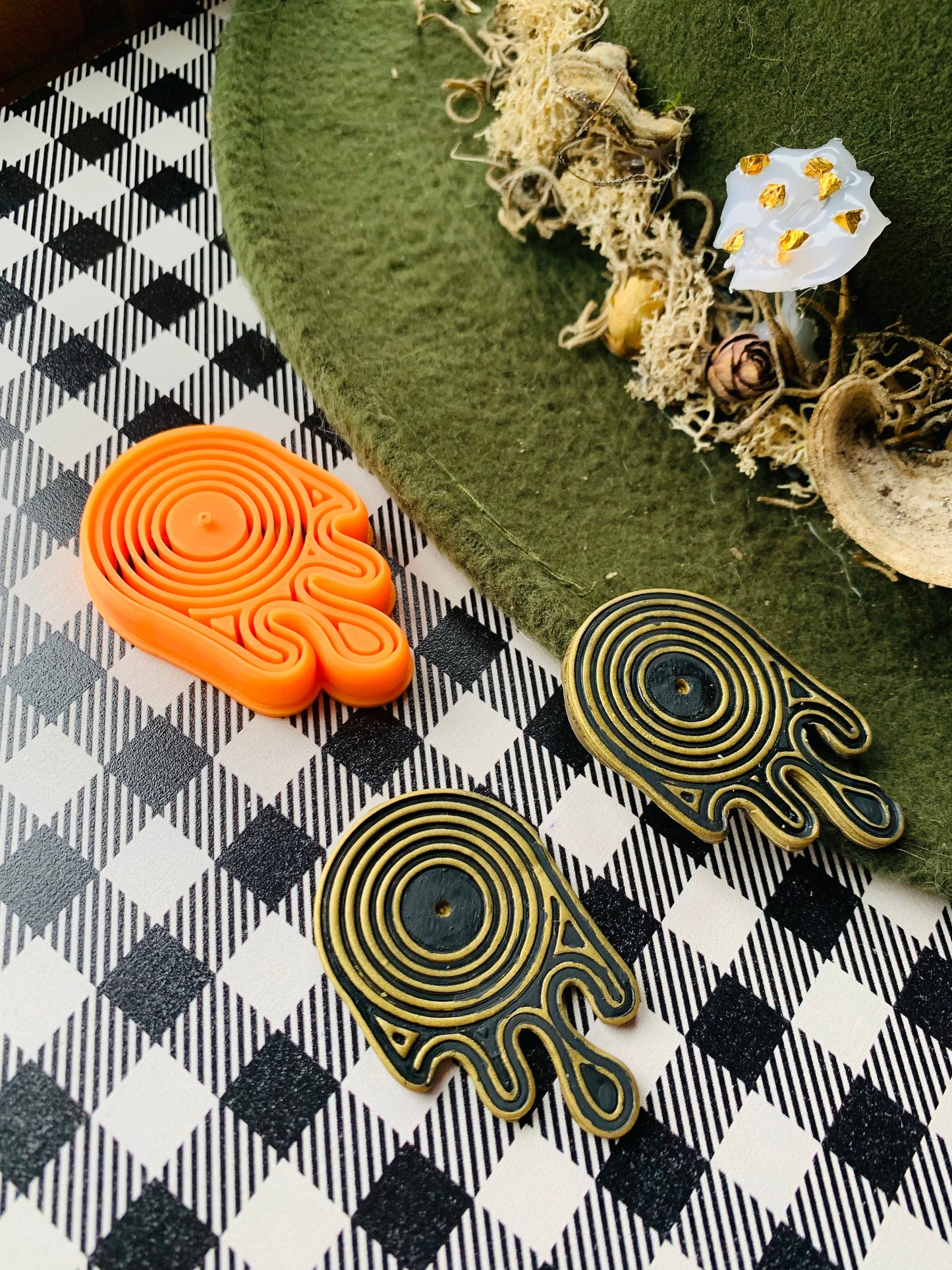 Melting and Dripping Vinyl Record Sharp Clay Cutter