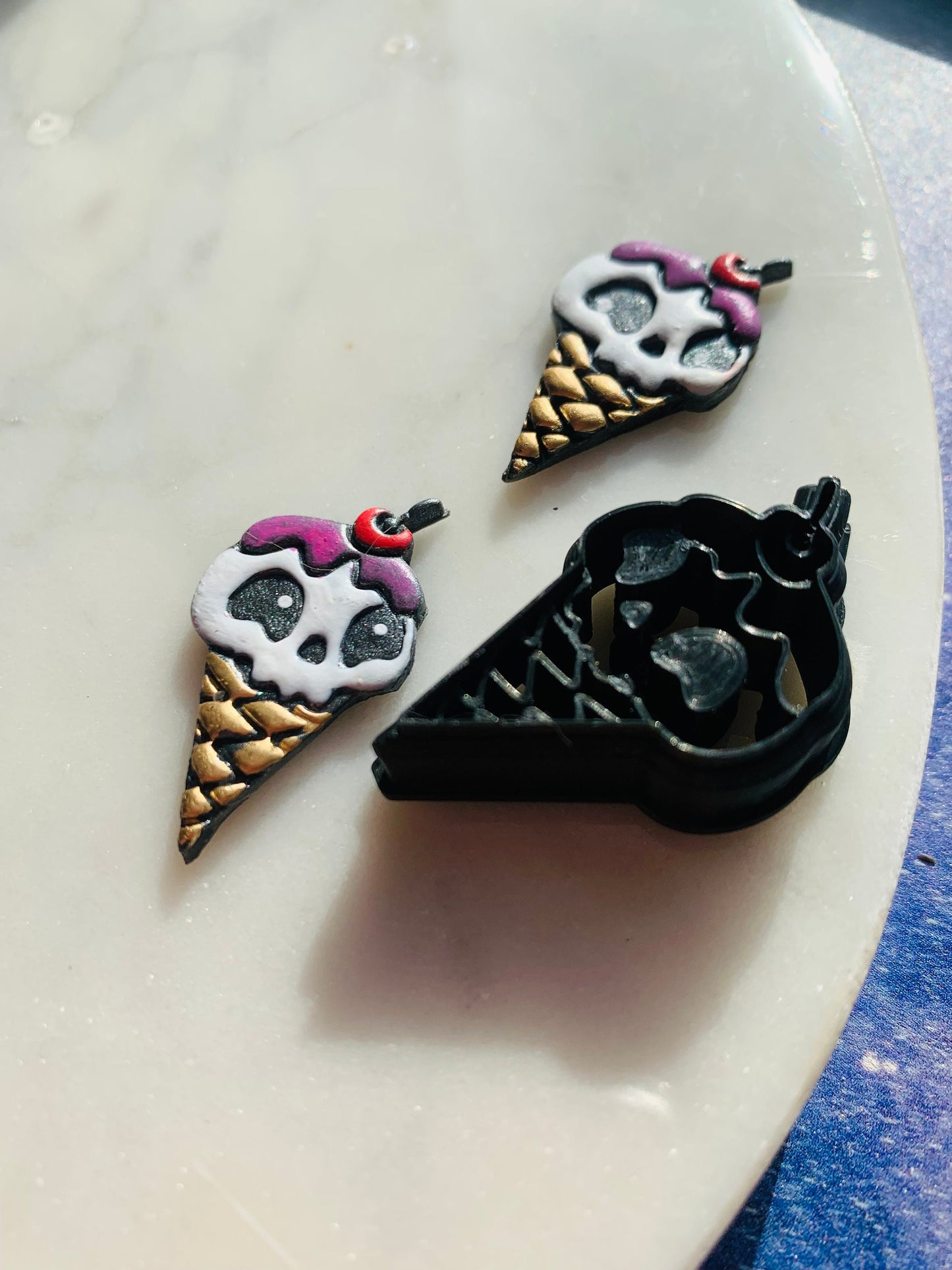 Small Ice Cream Cone Chibi Skull - Embossed Sharp Clay Cutter
