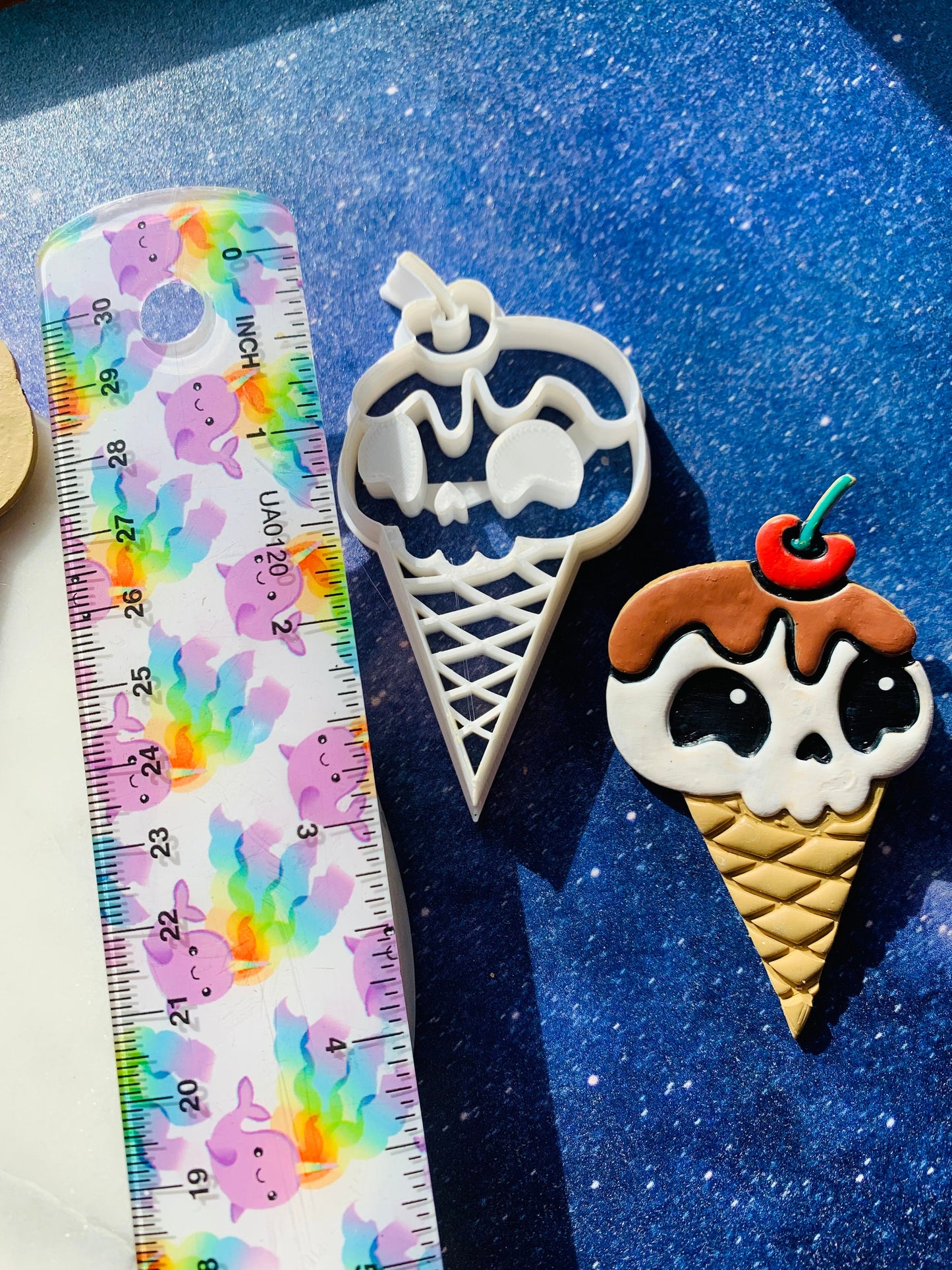 Large Ice Cream Cone Chibi Skull - Embossed Sharp Clay Cutter