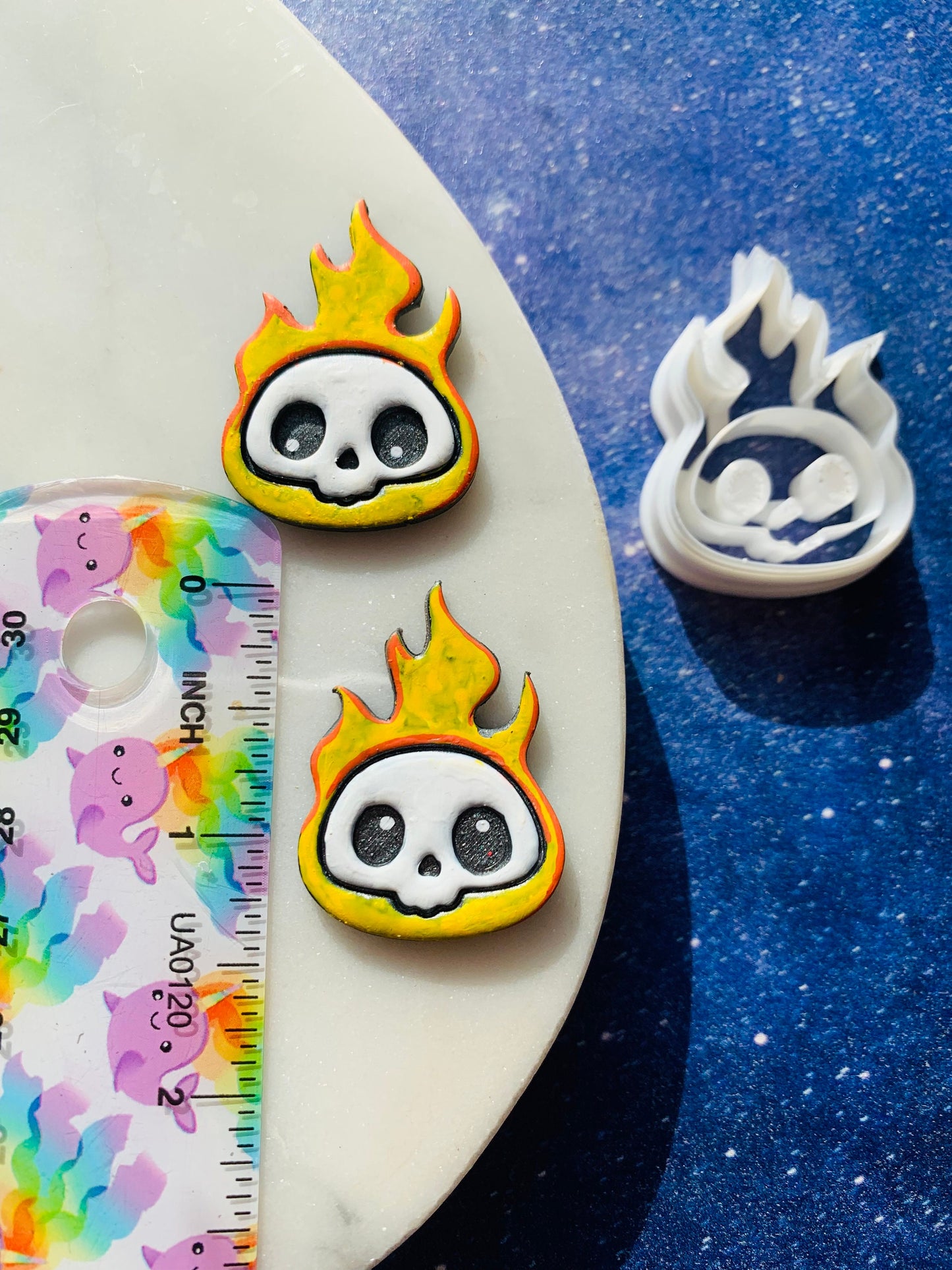 Small Chibi Skull in Ball of Fire - Embossed Sharp Clay Cutter