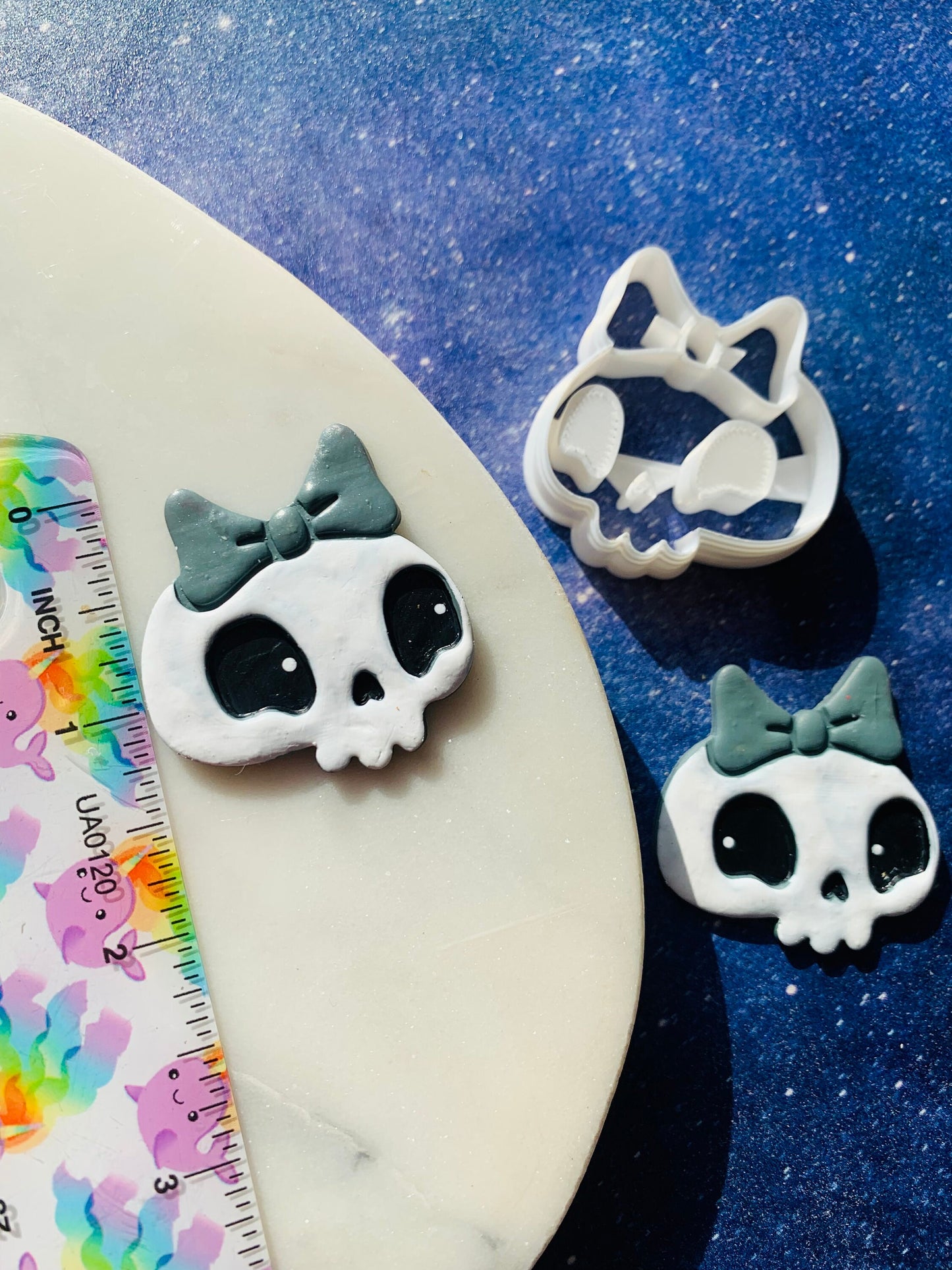 Large Chibi Skull with Hair Bow - Embossed Sharp Clay Cutter