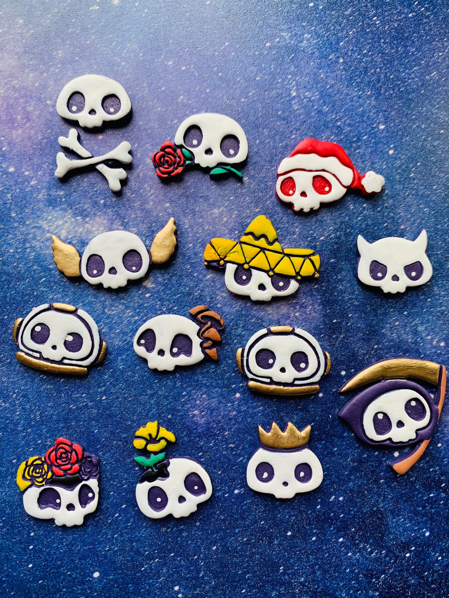 Small Chibi Skull and Crossbones - Embossed Sharp Clay Cutter