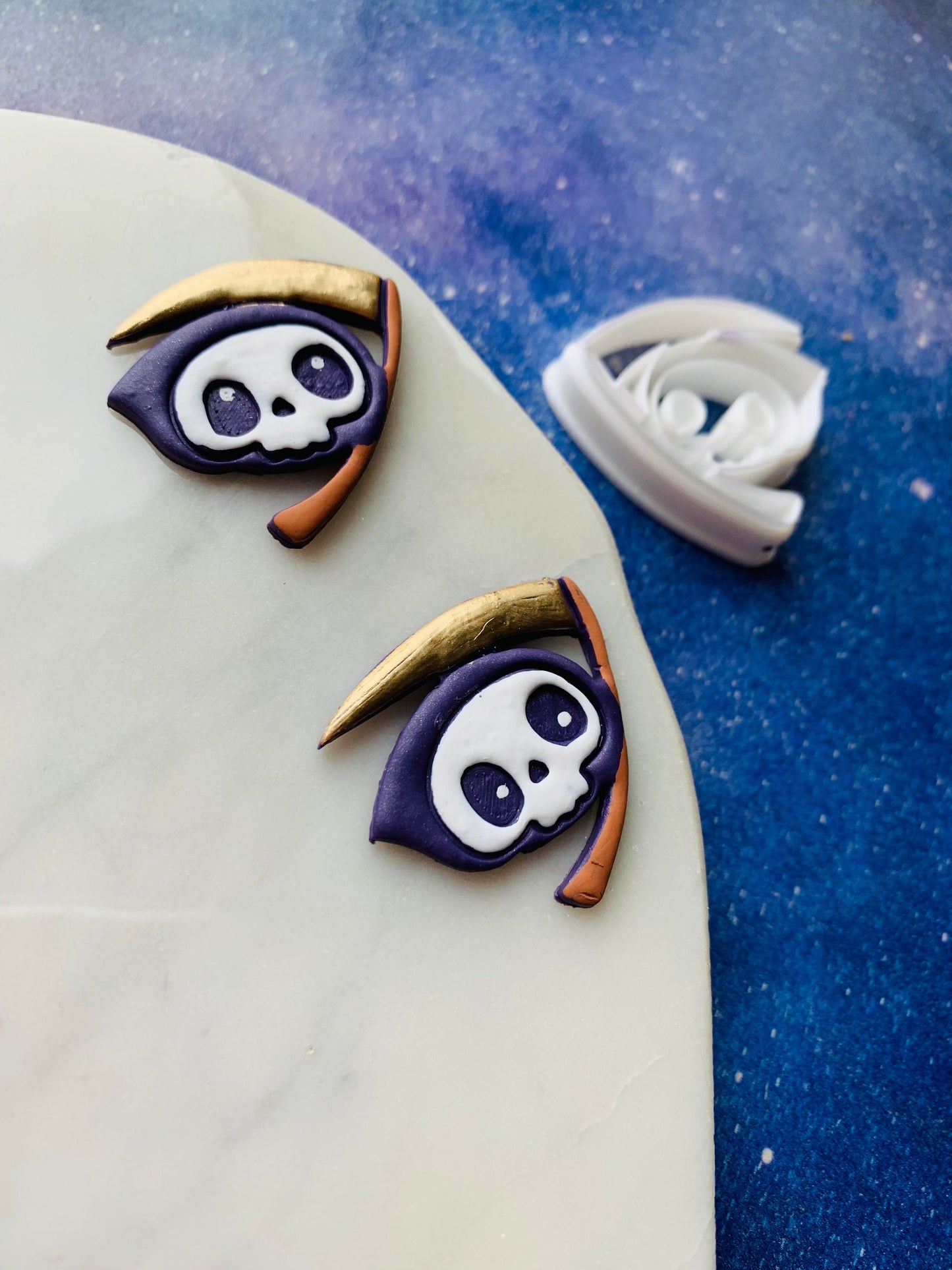 Small Grim Reaper Chibi Skull - Embossed Sharp Clay Cutter