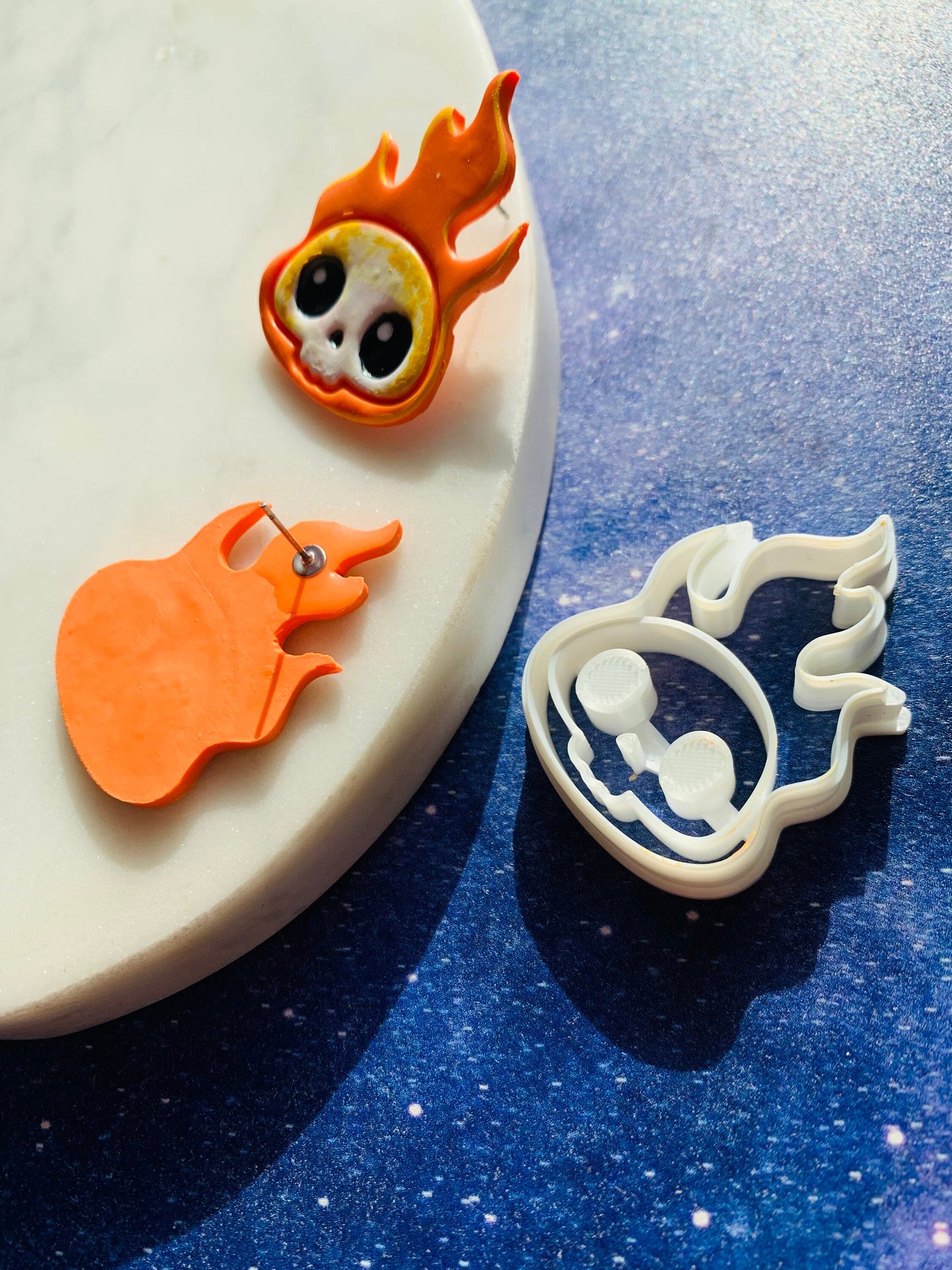 Large Chibi Skull in Ball of Fire - Embossed Sharp Clay Cutter