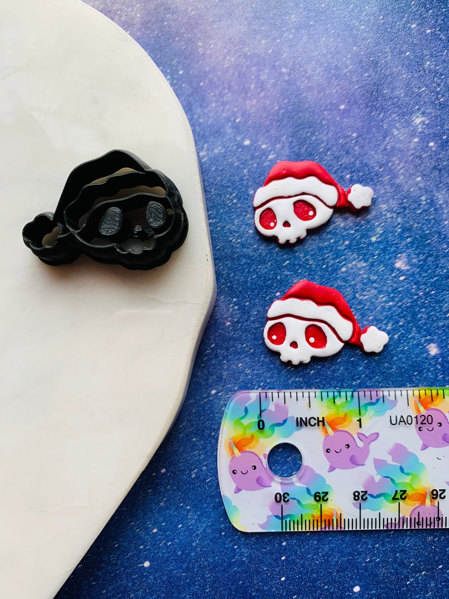 Small Chibi Santa Skull - Embossed Sharp Clay Cutter