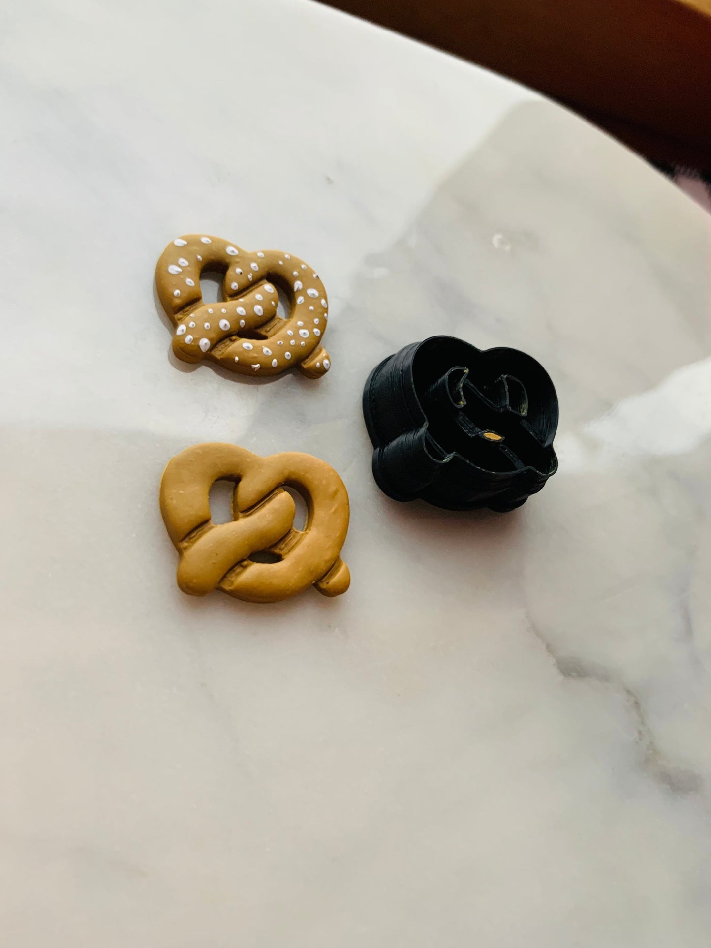 Twisted Pretzel Sharp Clay Cutter