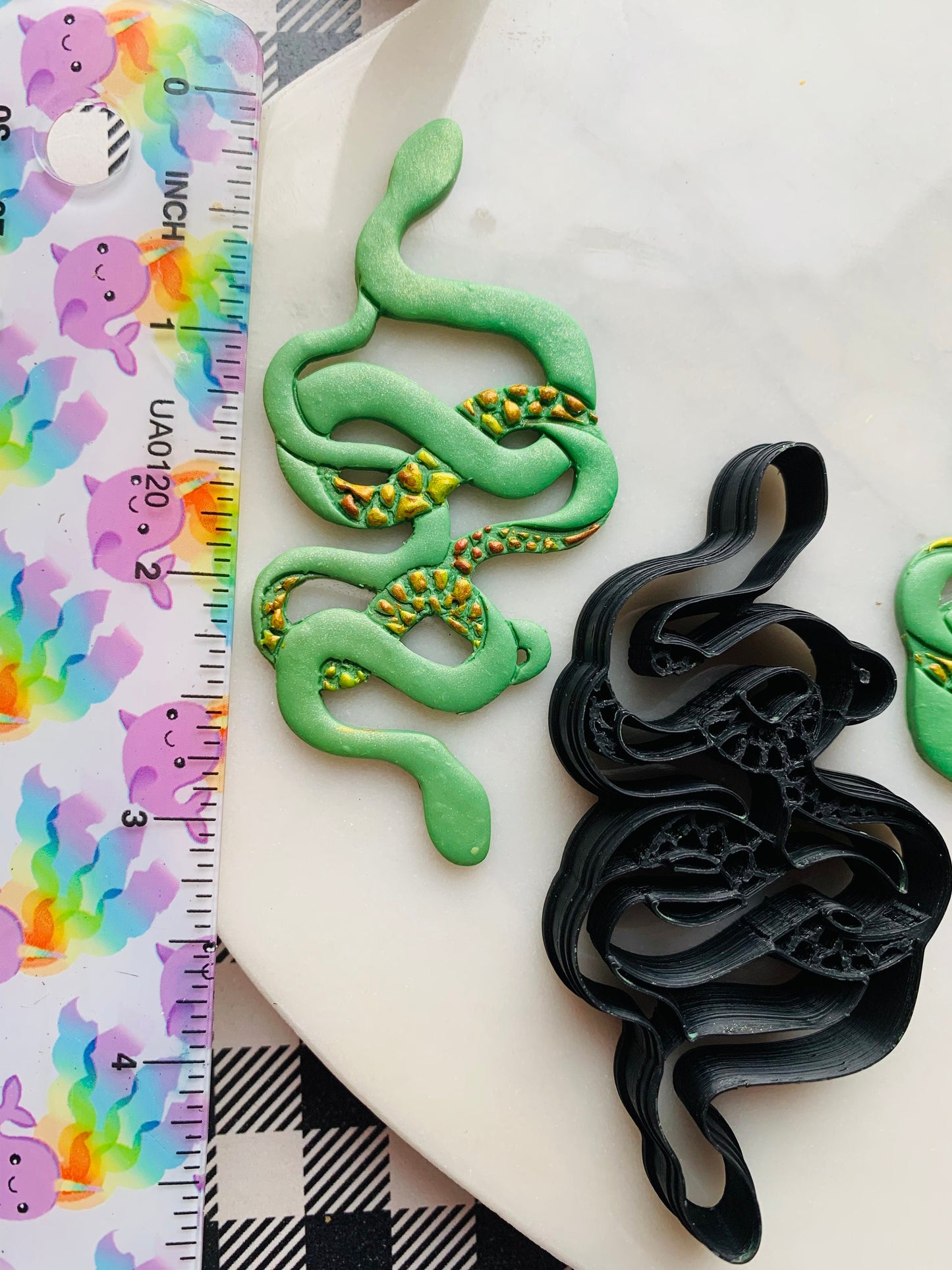 Large Intertwined Double Snakes - Embossed Sharp Clay Cutter