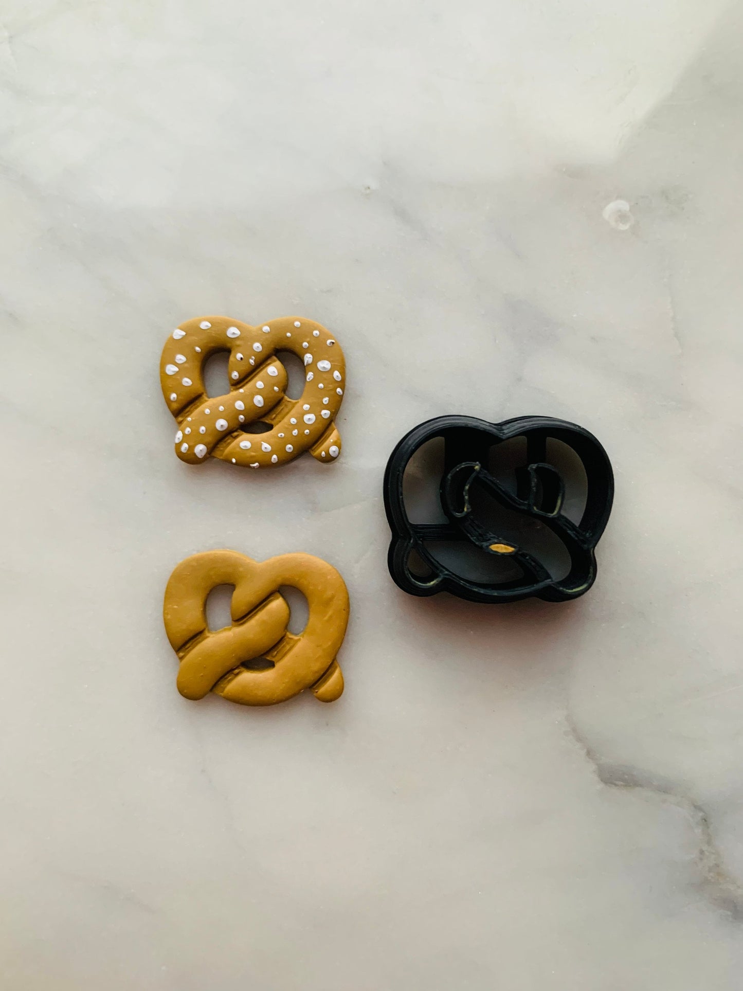 Twisted Pretzel Sharp Clay Cutter