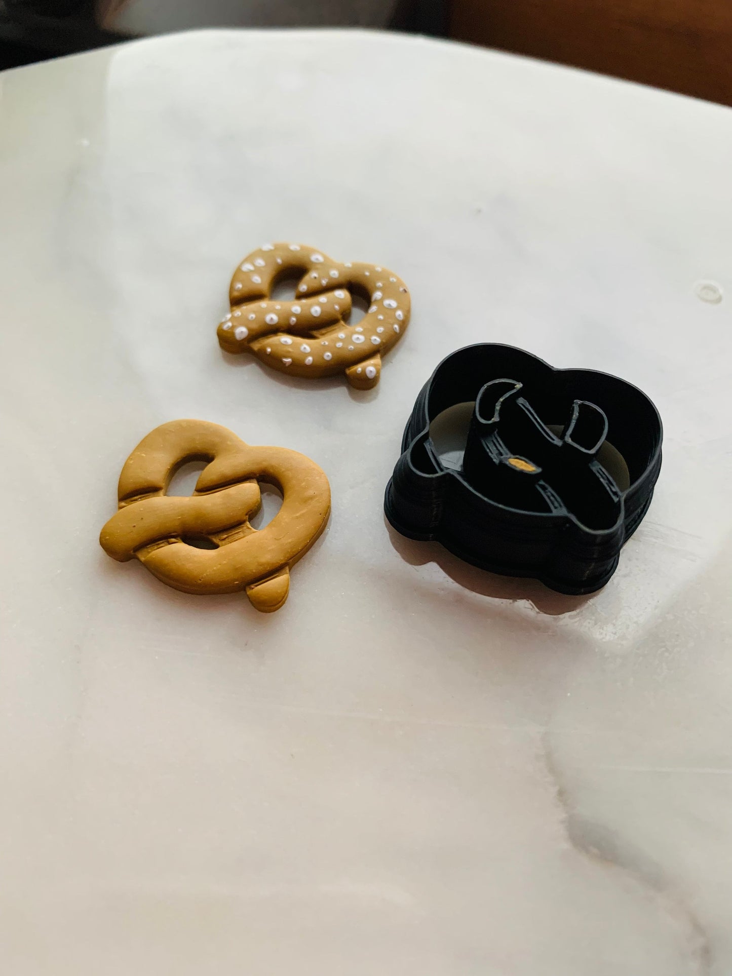 Twisted Pretzel Sharp Clay Cutter