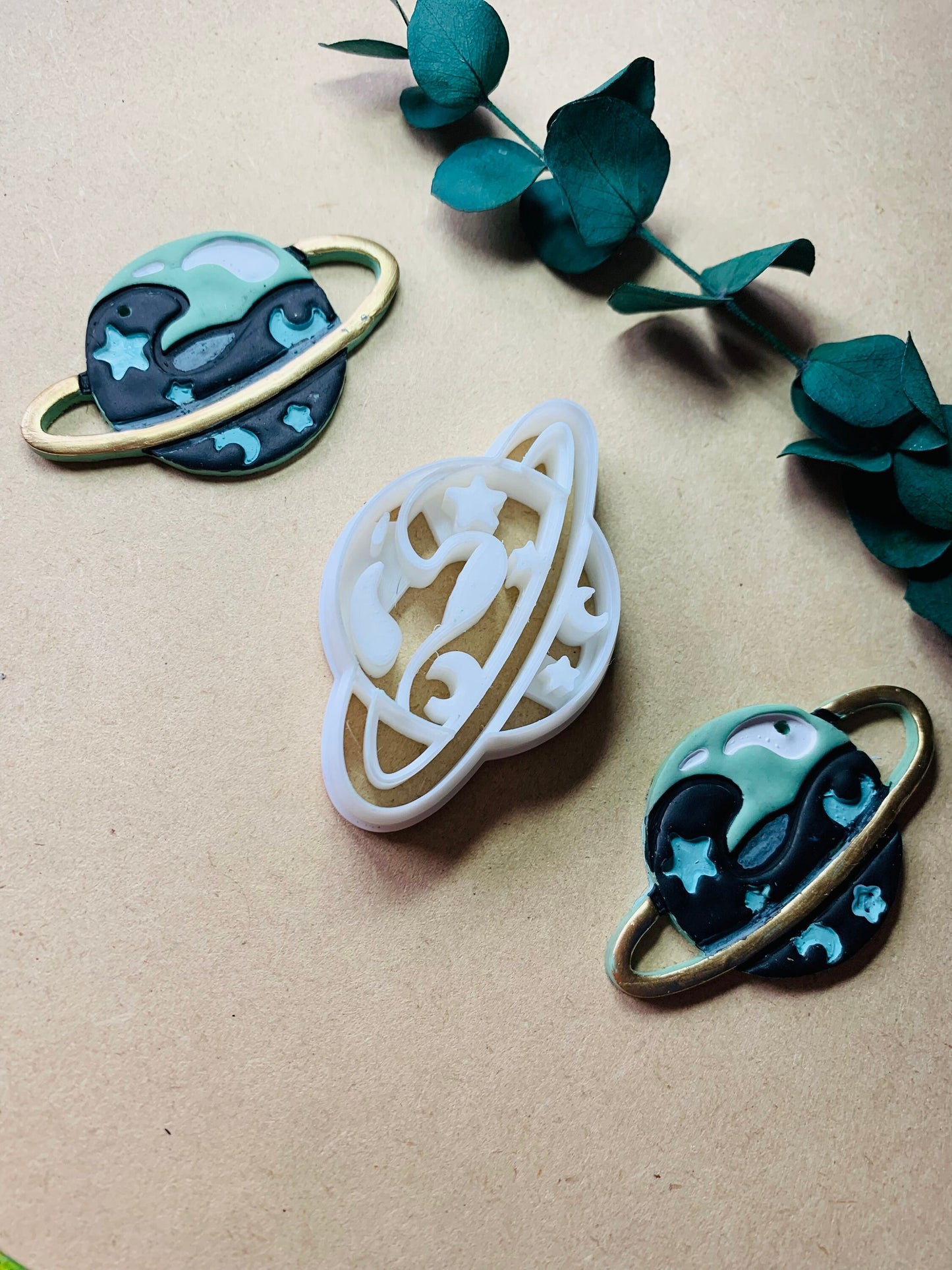Planet Potion with Ring like Saturn Embossed Sharp Clay Cutter