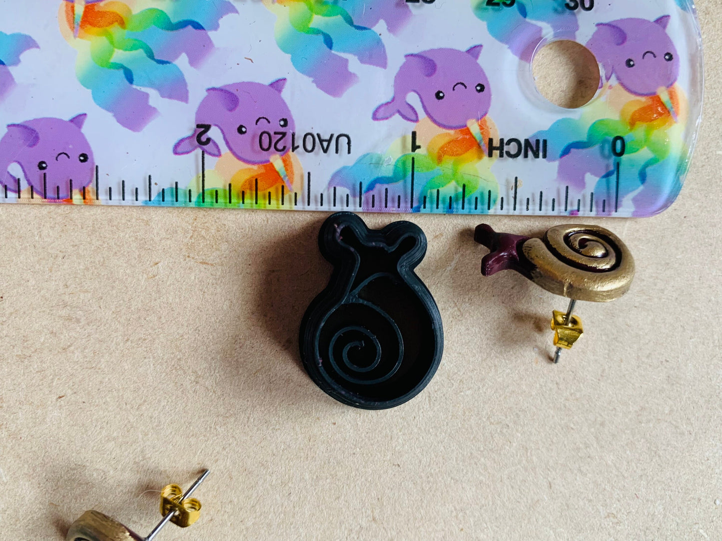 Small Snail Stud Earring Size - Embossed Sharp Clay Cutter