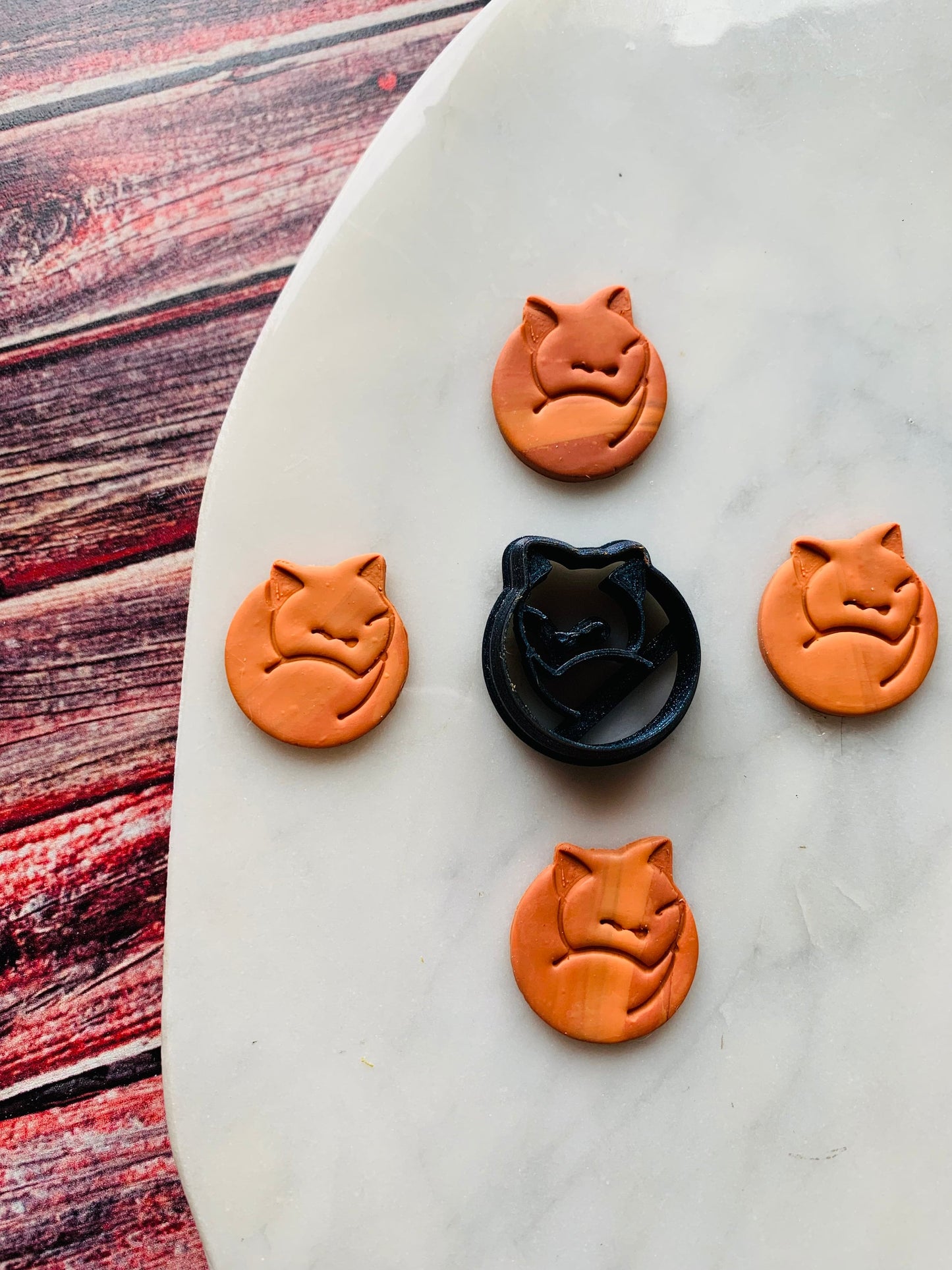 Sleeping Curled Up Cat 25mm Round Animal Oversized Stud Earring - Sharp Polymer Clay Cutter with Detailed Lines