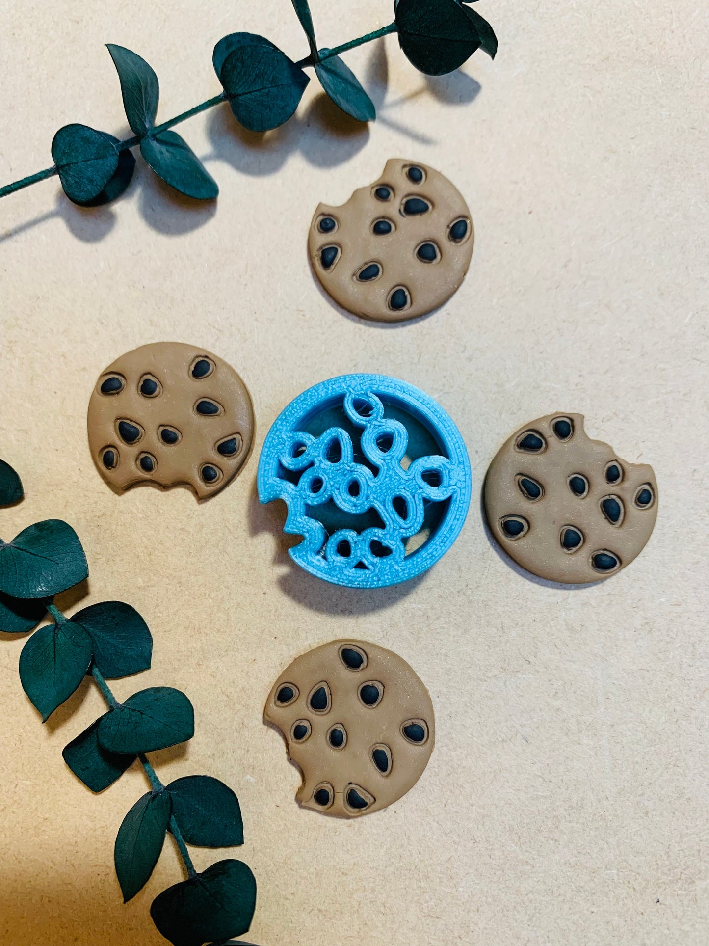 Chocolate Chip Cookie - Embossed Sharp Earring Clay Cutter