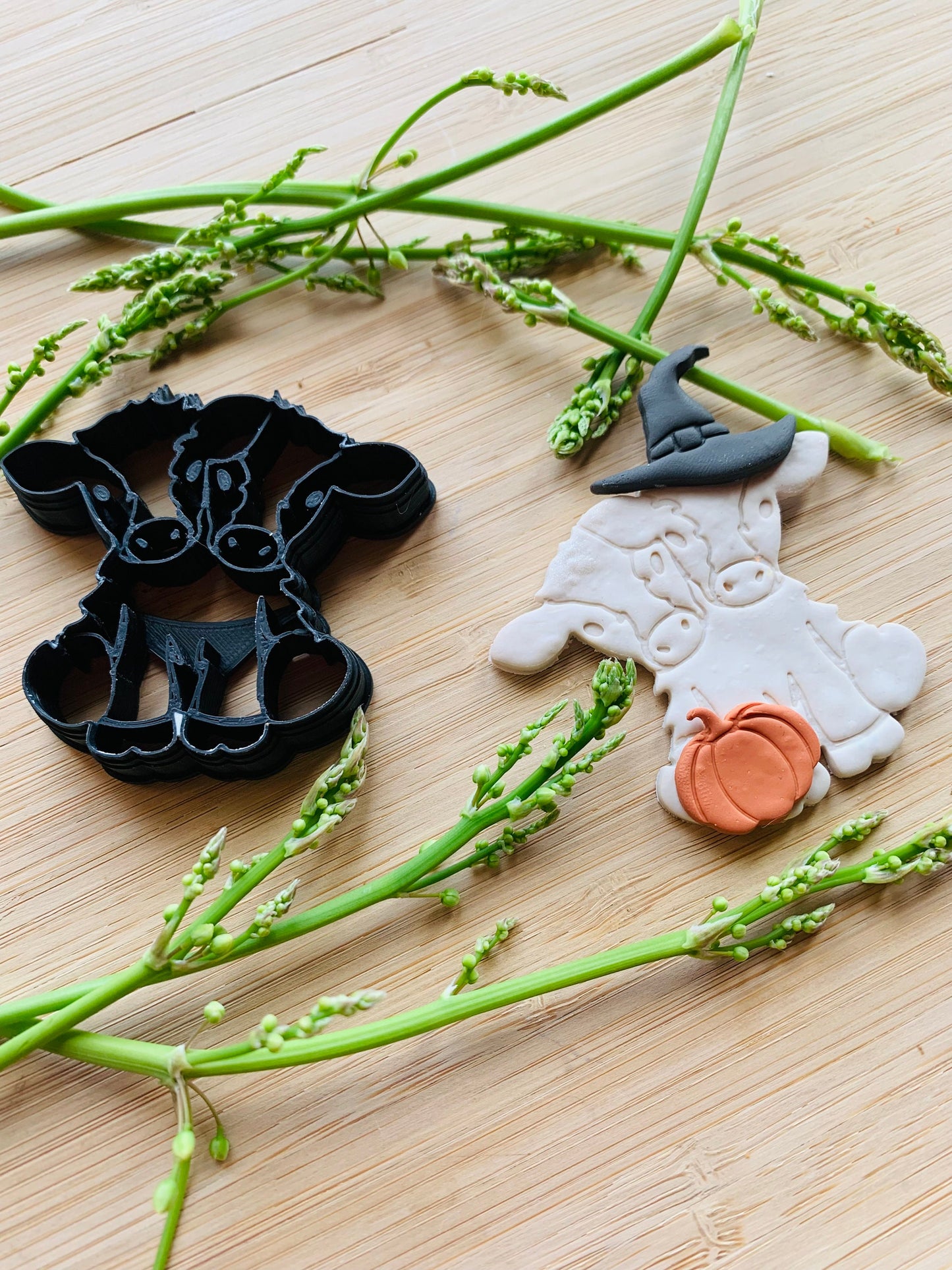 Stormy the Two Headed Cow - Sharp Embossed Earring Clay Cutter
