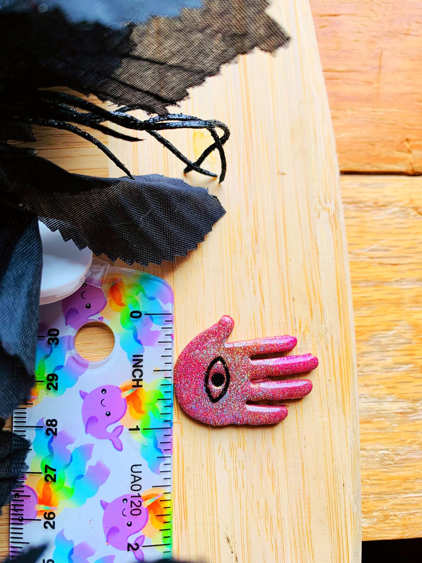 Hamsa Hand - Sharp Embossed Earring Clay Cutter