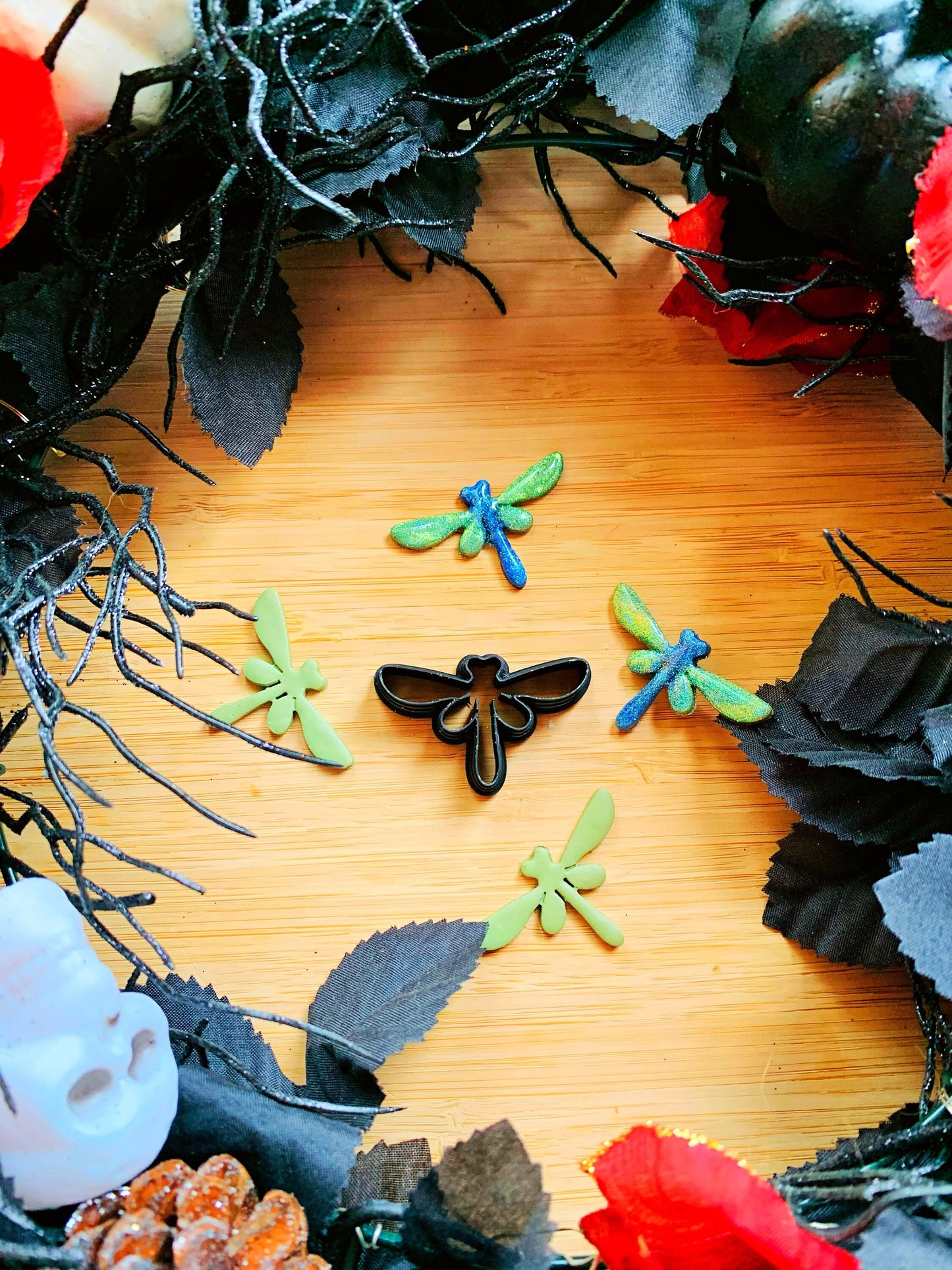 Simple Dragonfly Outline - Sharp Embossed Earring Clay Cutter