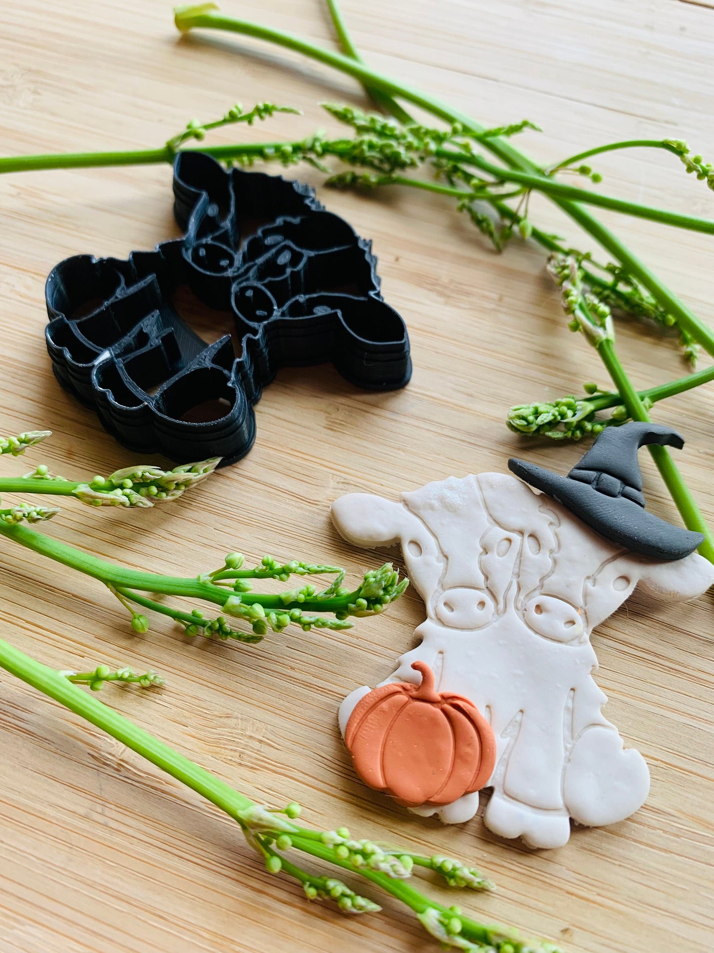 Stormy the Two Headed Cow - Sharp Embossed Earring Clay Cutter