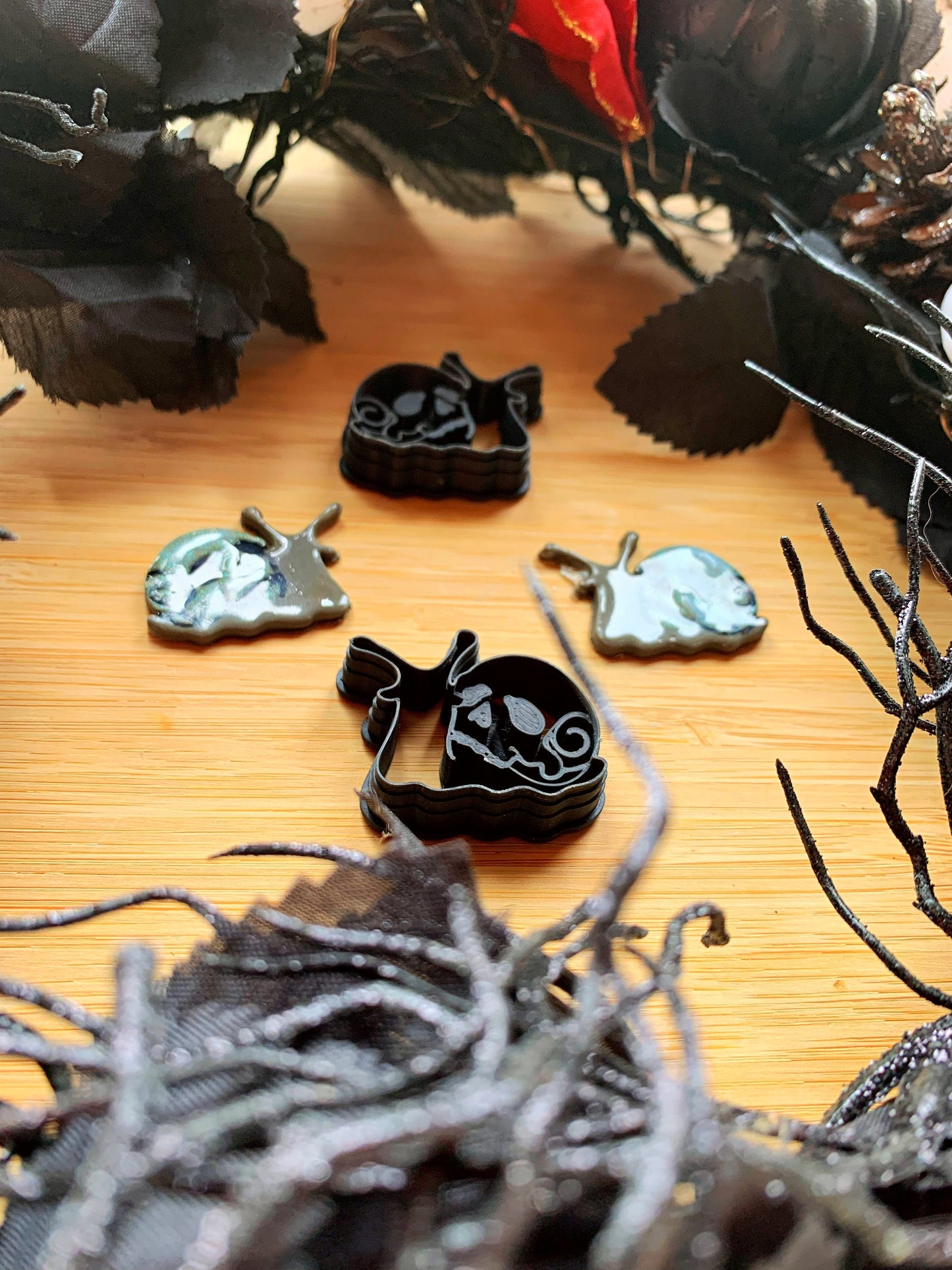 Snails with Skull Shell - Embossed Sharp Clay Cutter