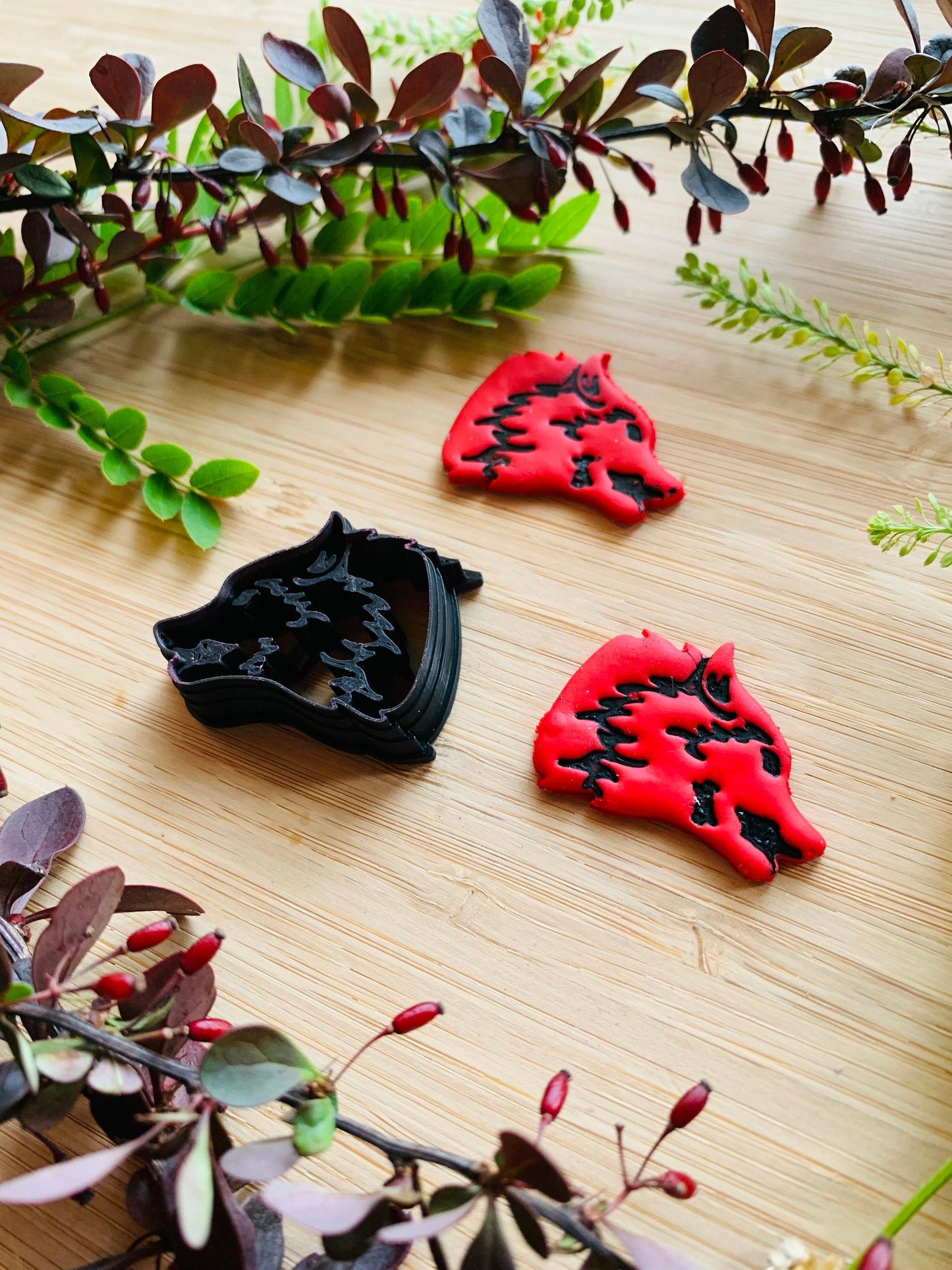 Wolf Head Side View Sharp Clay Cutter