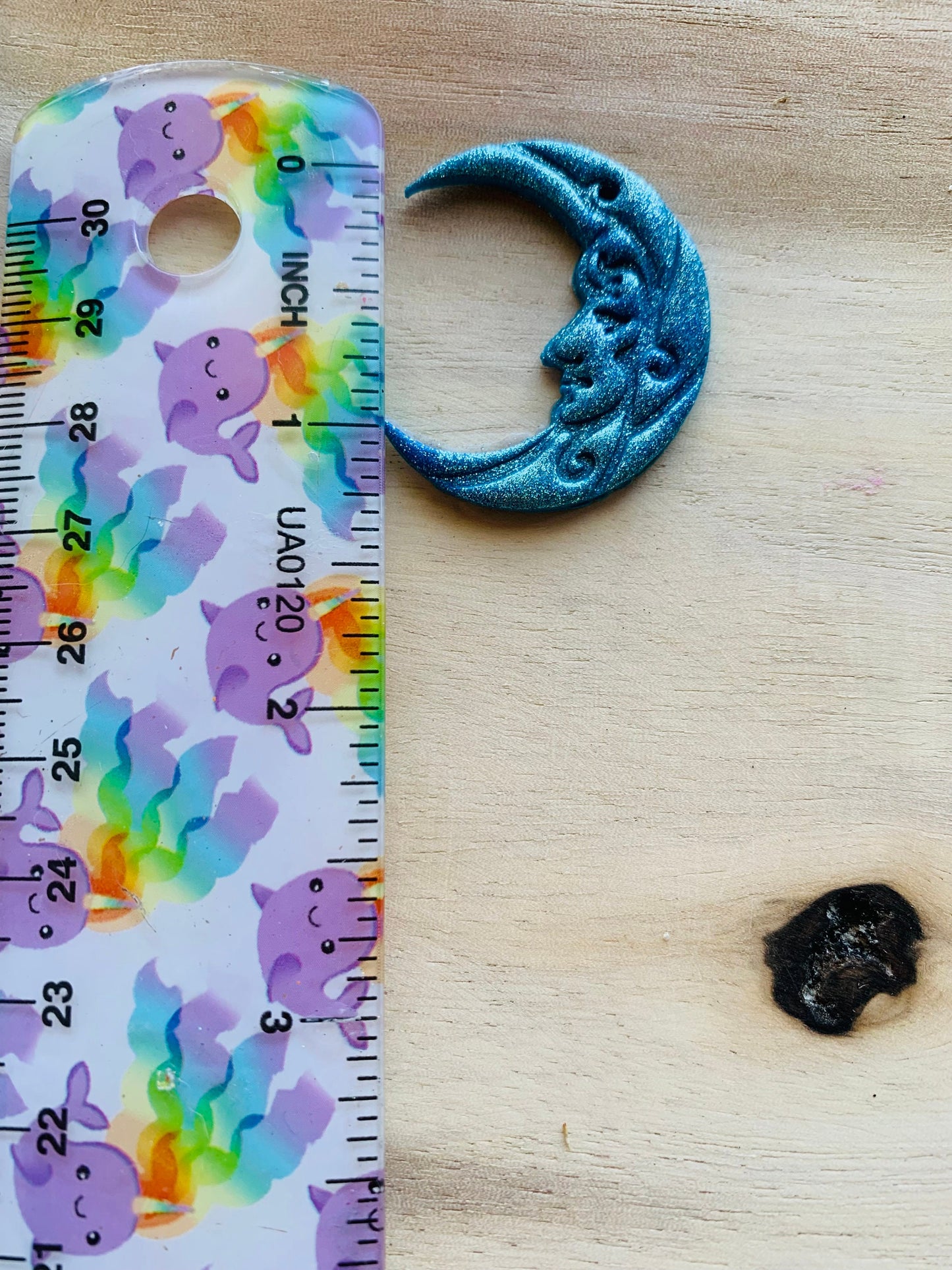 Detailed Scrawl Face on Crescent Moon Sharp Clay Cutter