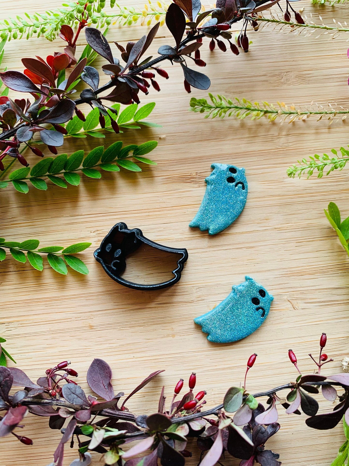 Swooping Ghost Cat Sharp Clay Cutter